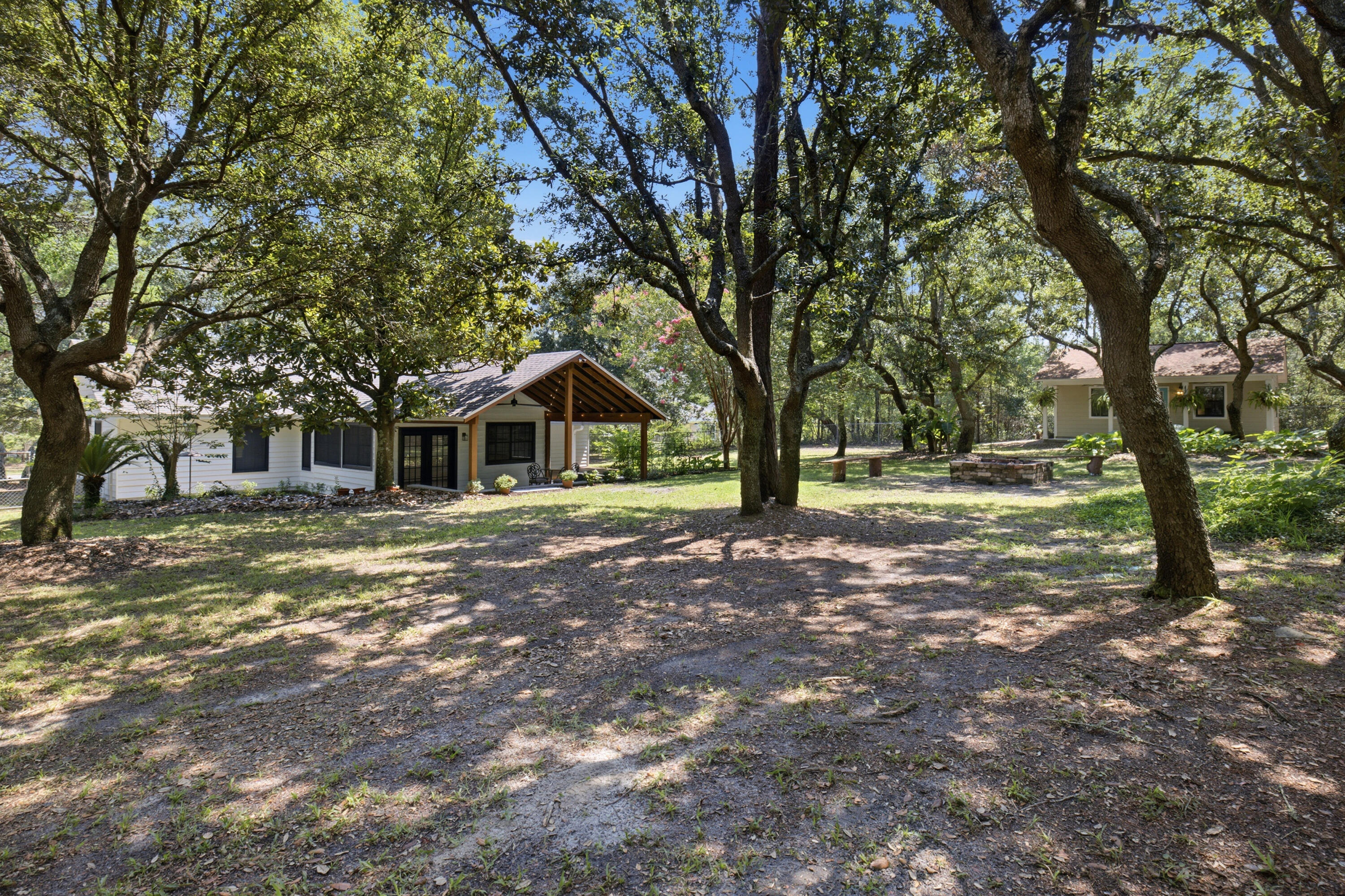 HICKORY SHORES - Residential