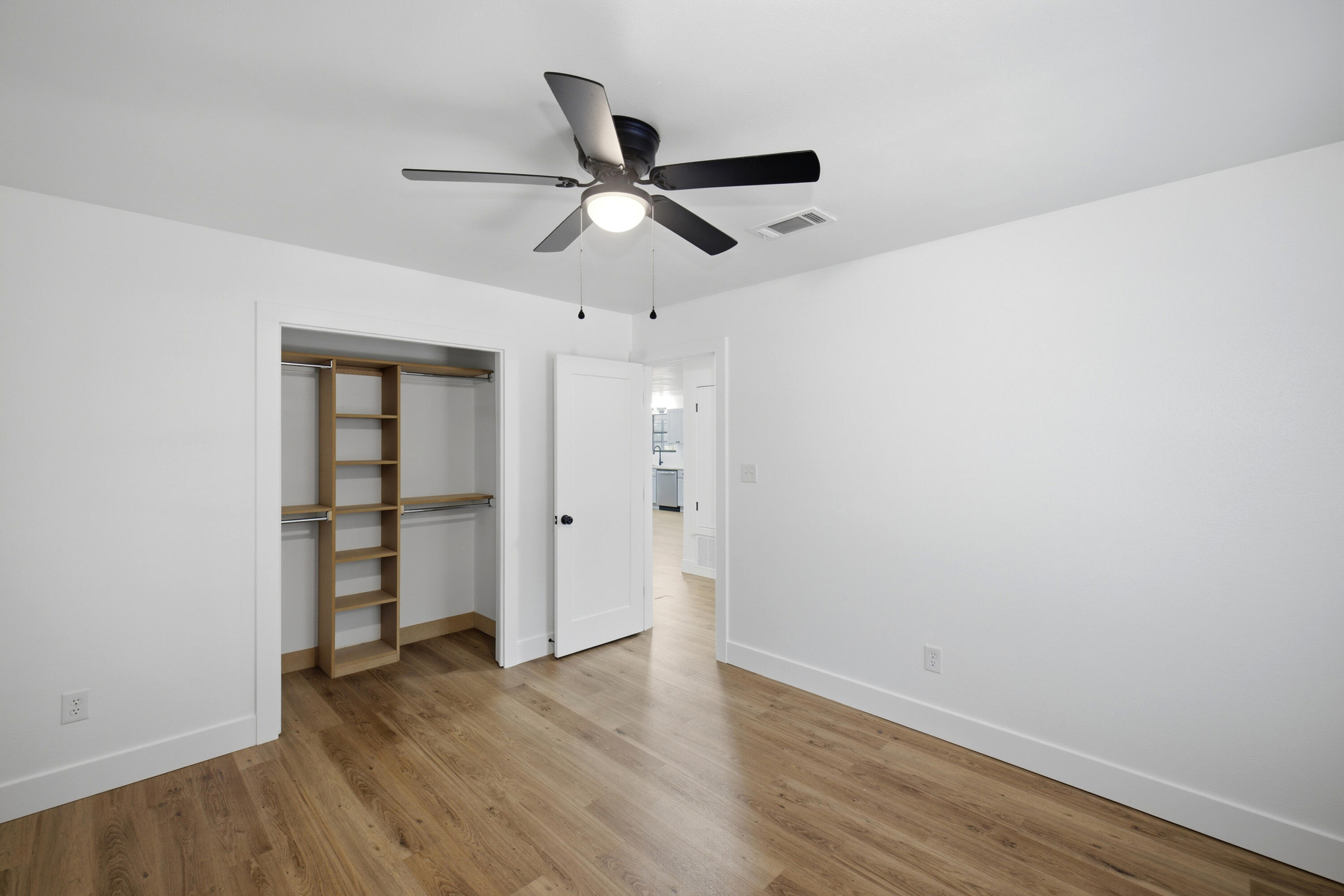 HICKORY SHORES - Residential