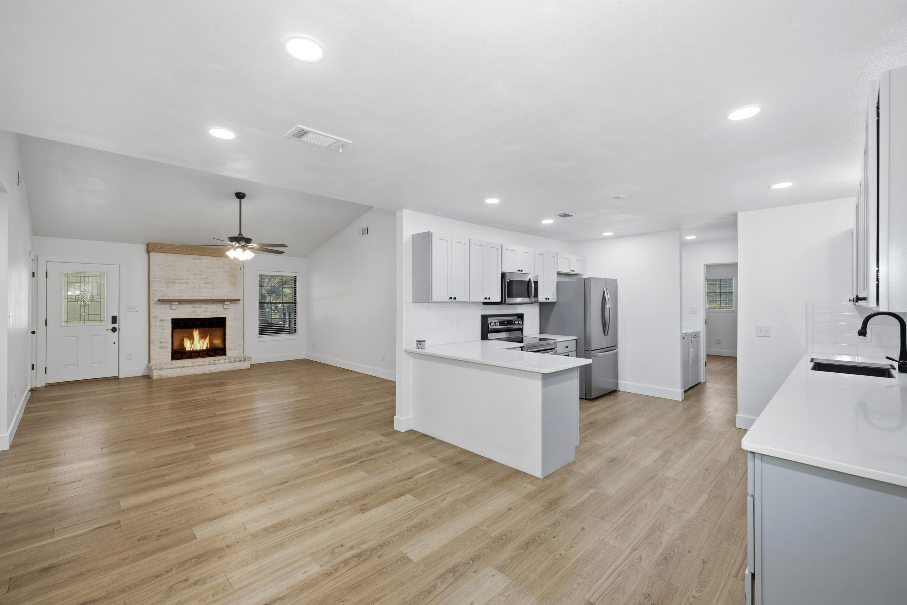 HICKORY SHORES - Residential