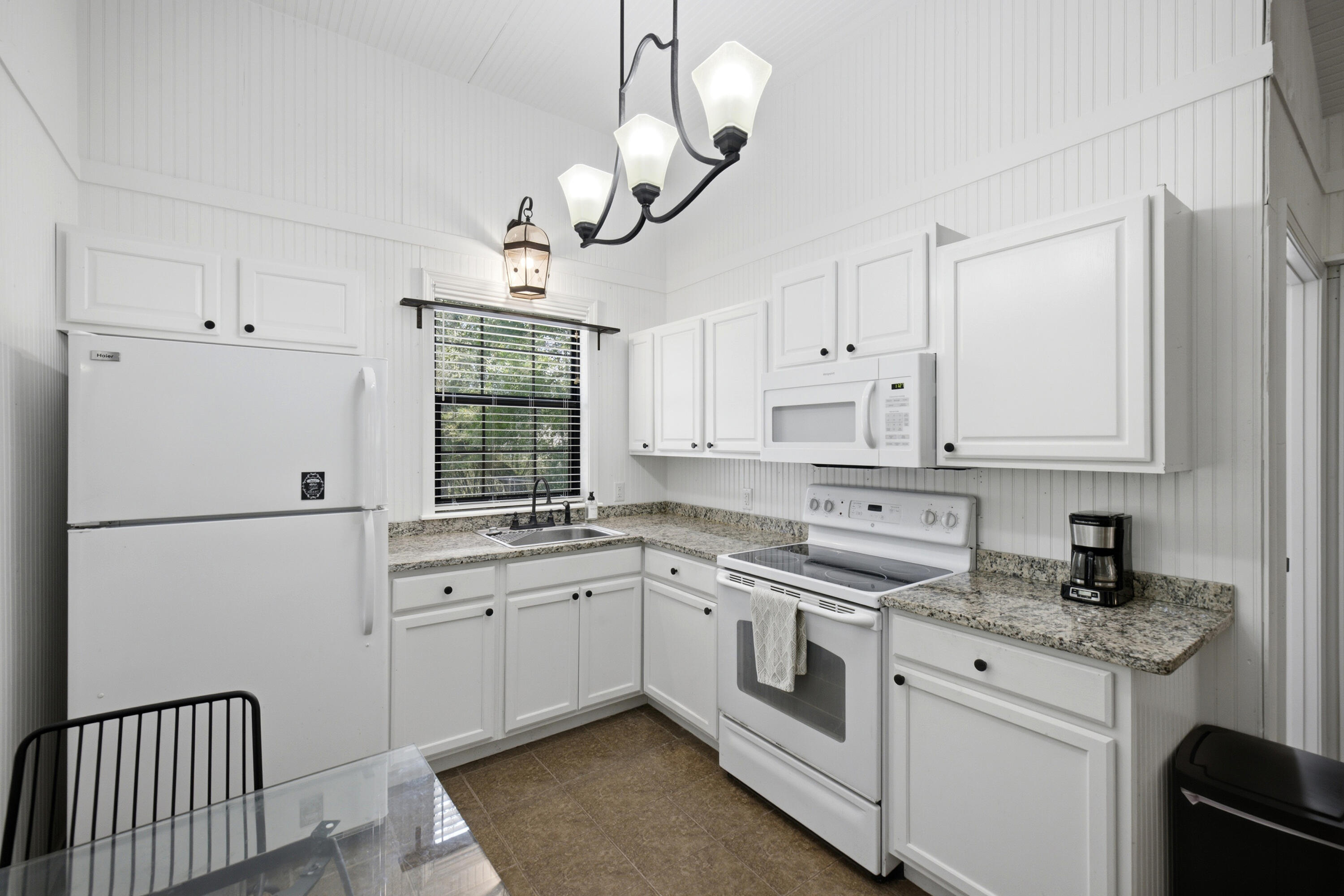 HICKORY SHORES - Residential