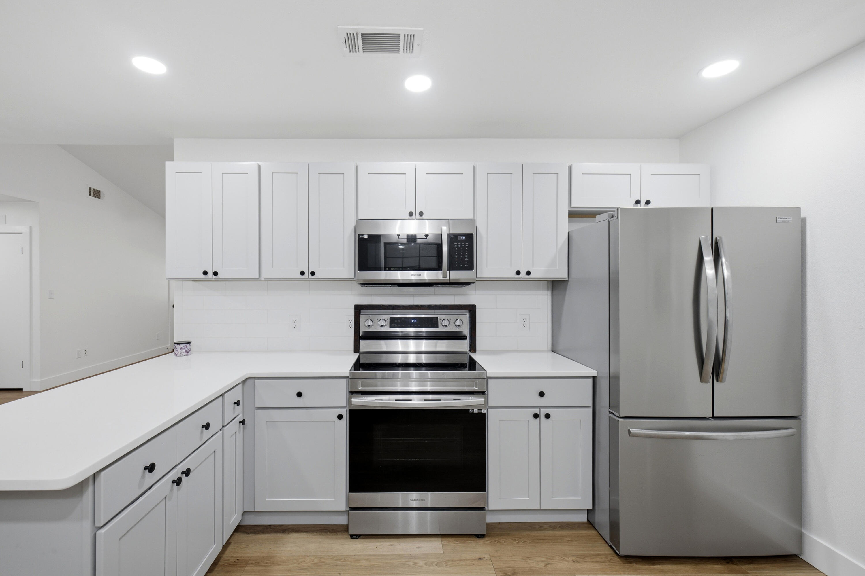 HICKORY SHORES - Residential