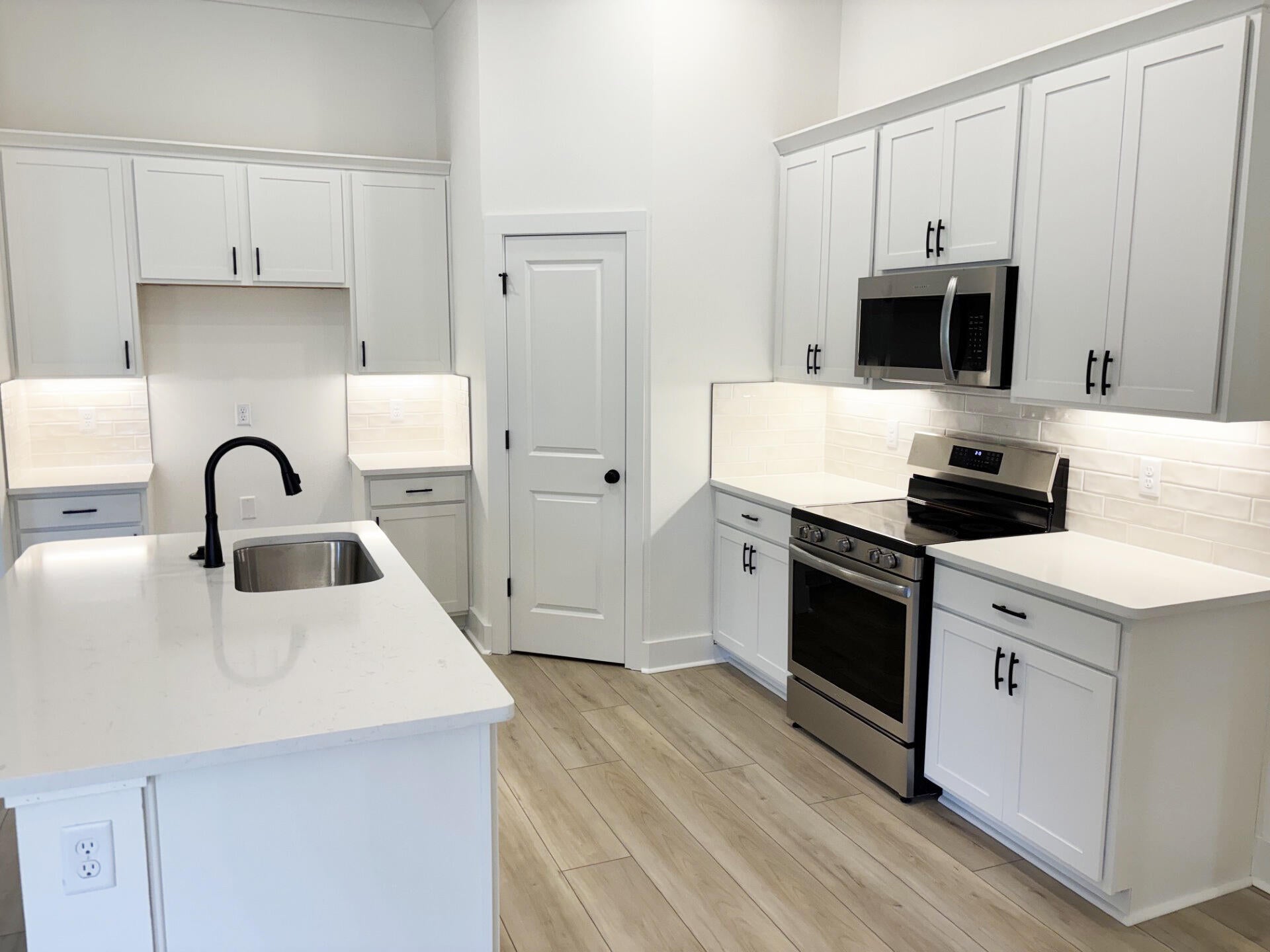 HOUSTON PLACE - Residential