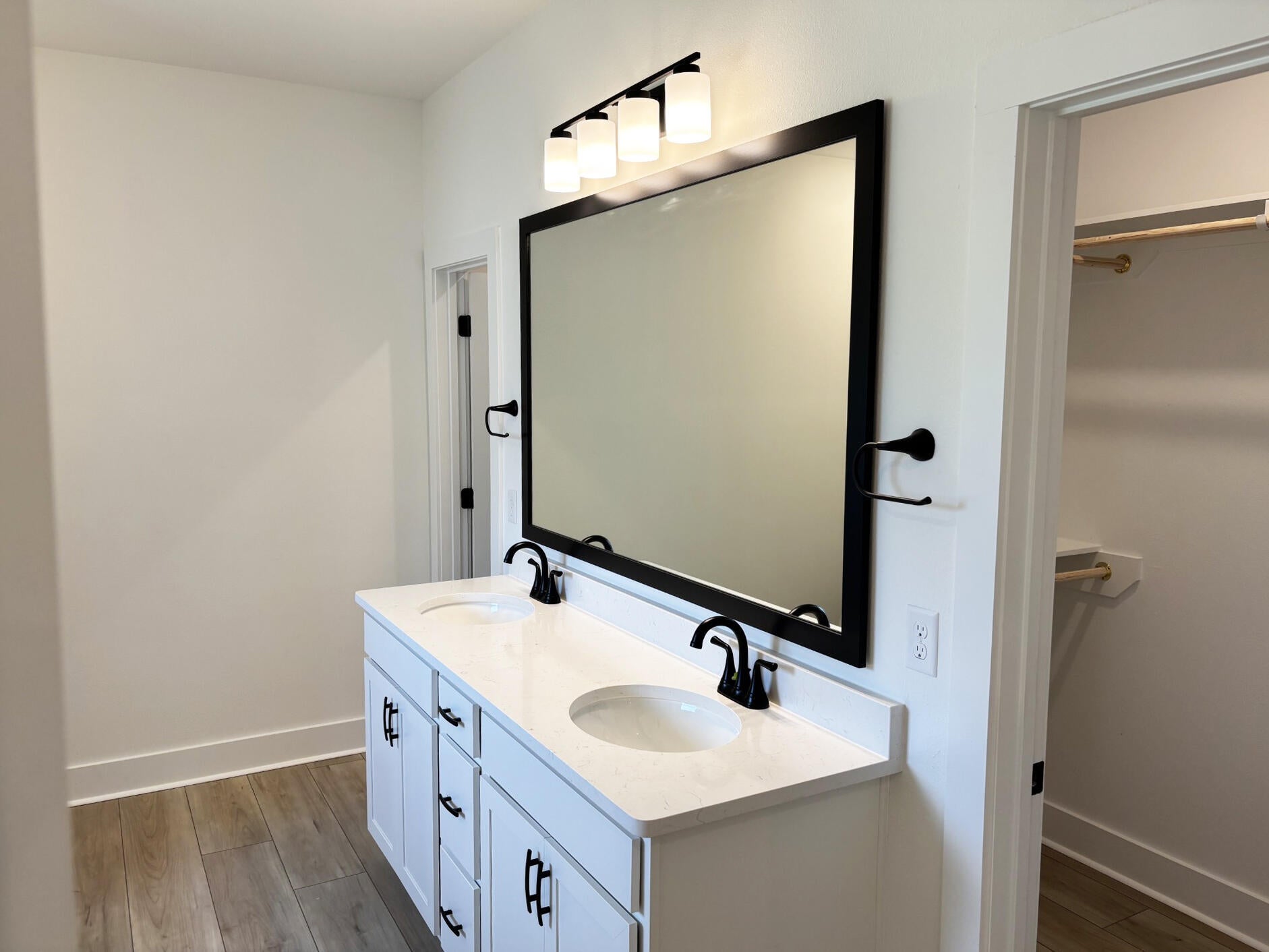 HOUSTON PLACE - Residential