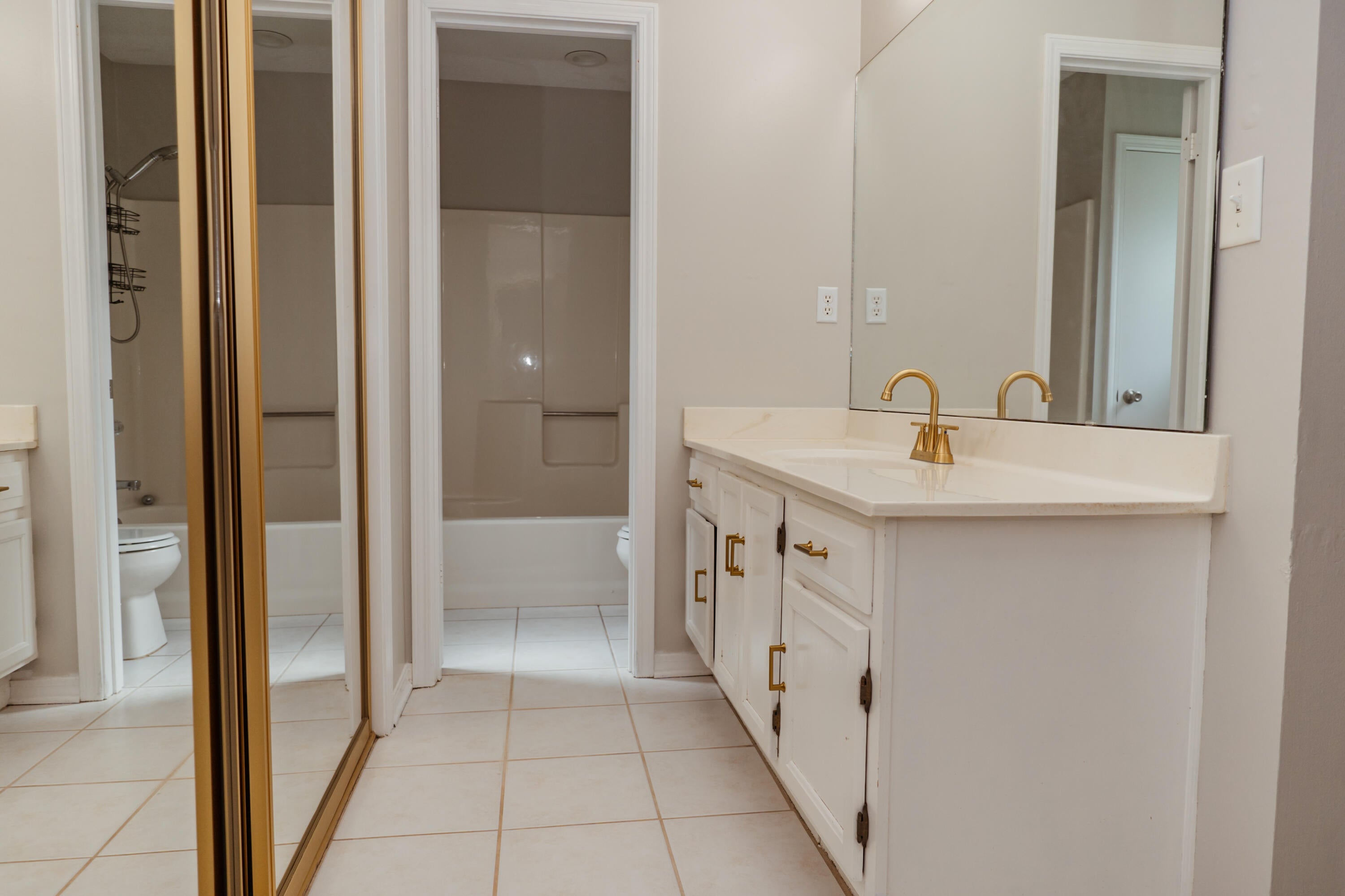 PAGE PLACE - Residential
