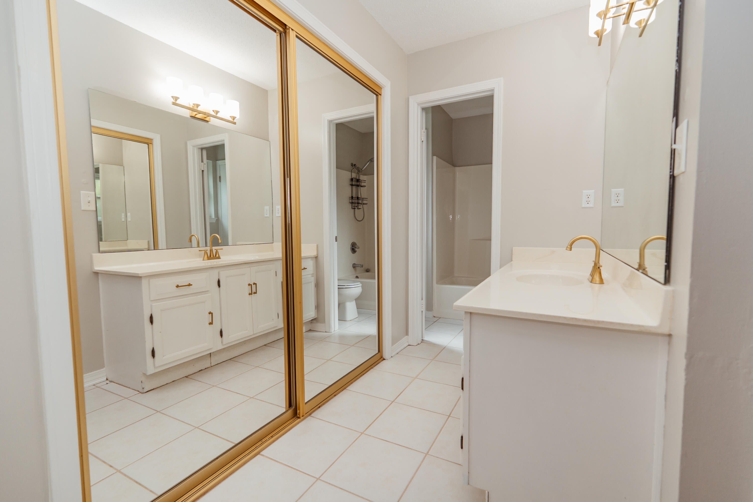 PAGE PLACE - Residential