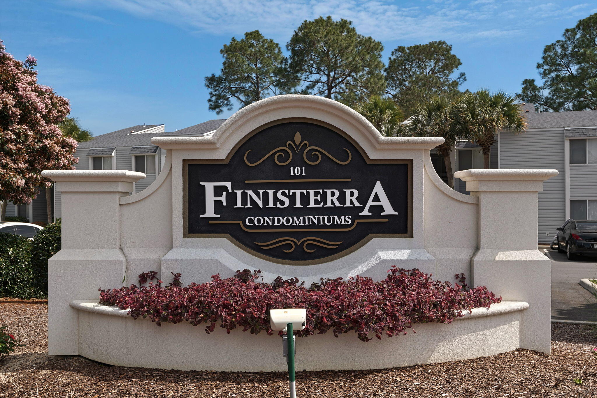 FINISTERRA CONDO - Residential