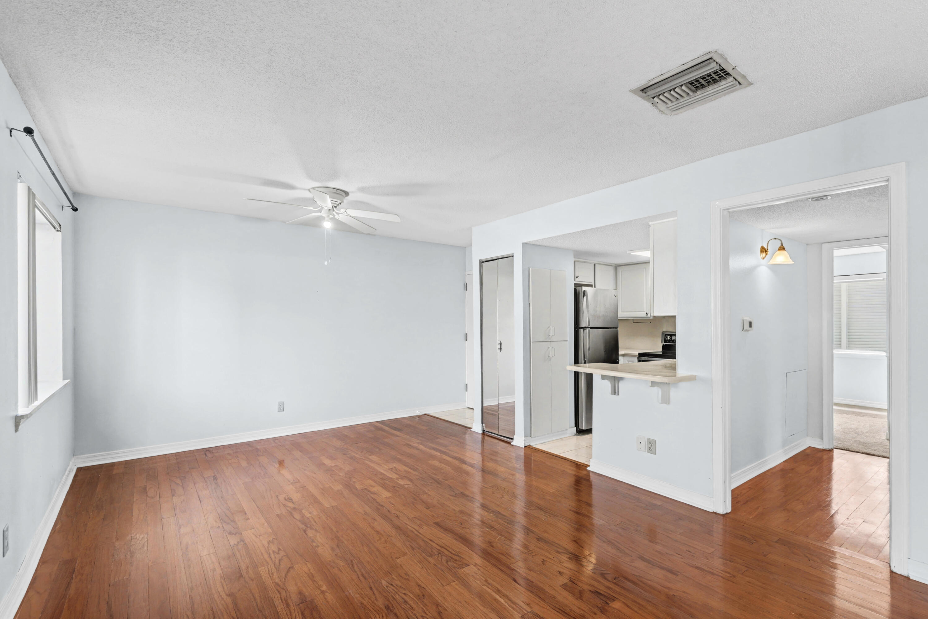 FINISTERRA CONDO - Residential