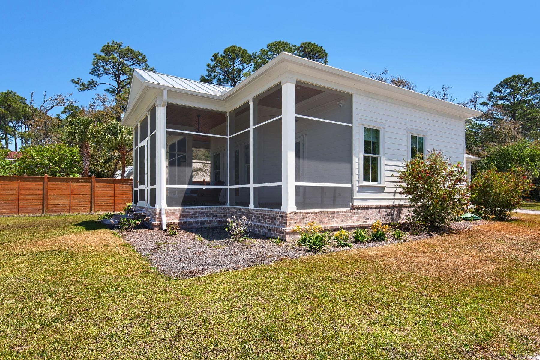 HEWETT BAYOU - Residential