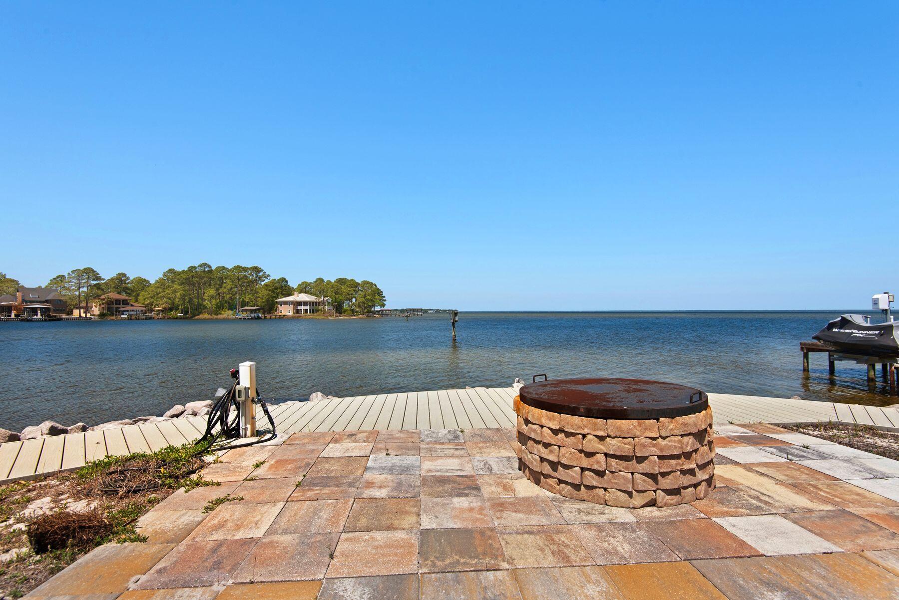 HEWETT BAYOU - Residential