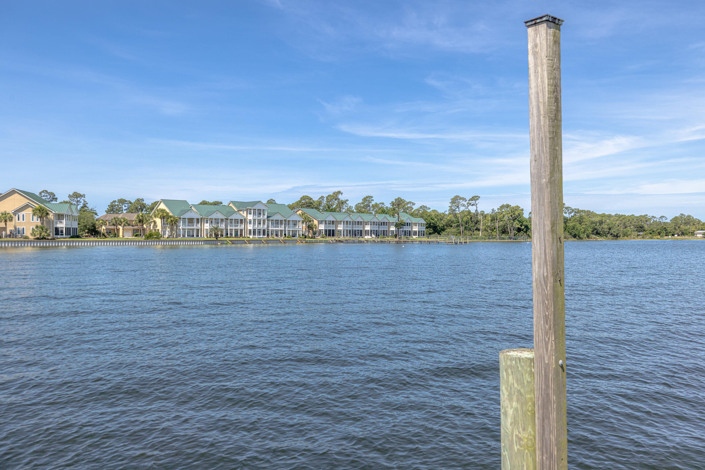 PELICAN BAY - Residential