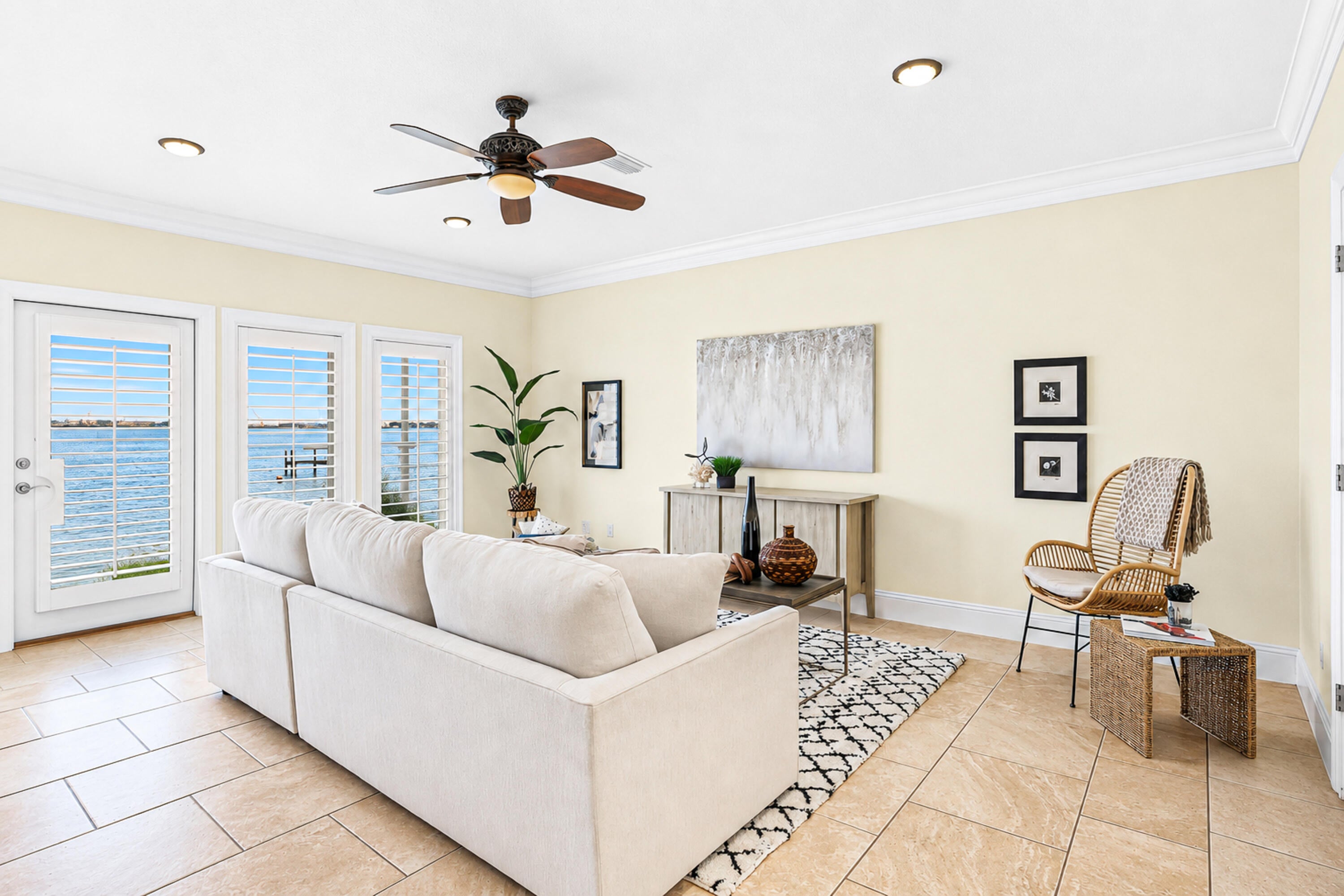 PELICAN BAY - Residential