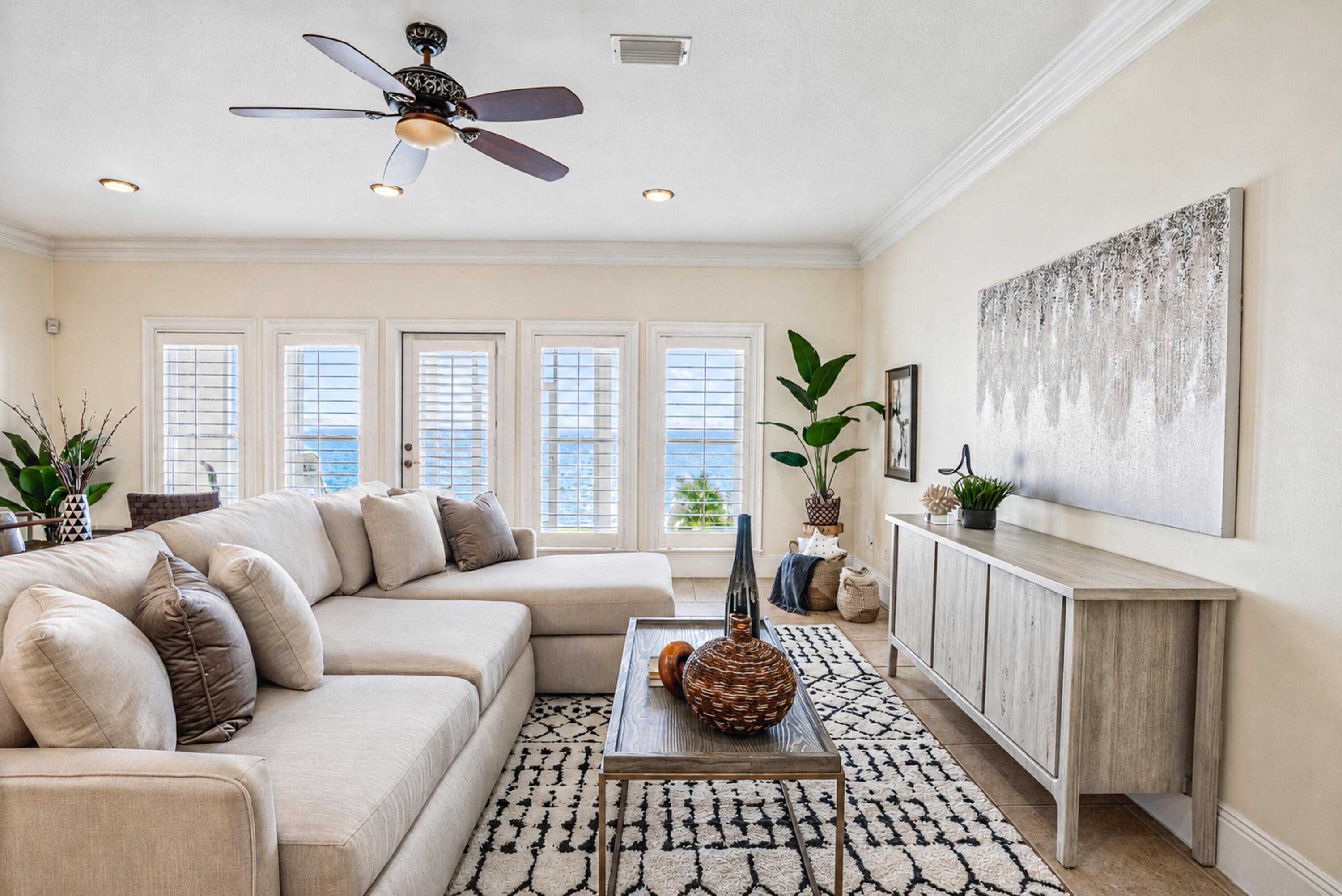 PELICAN BAY - Residential