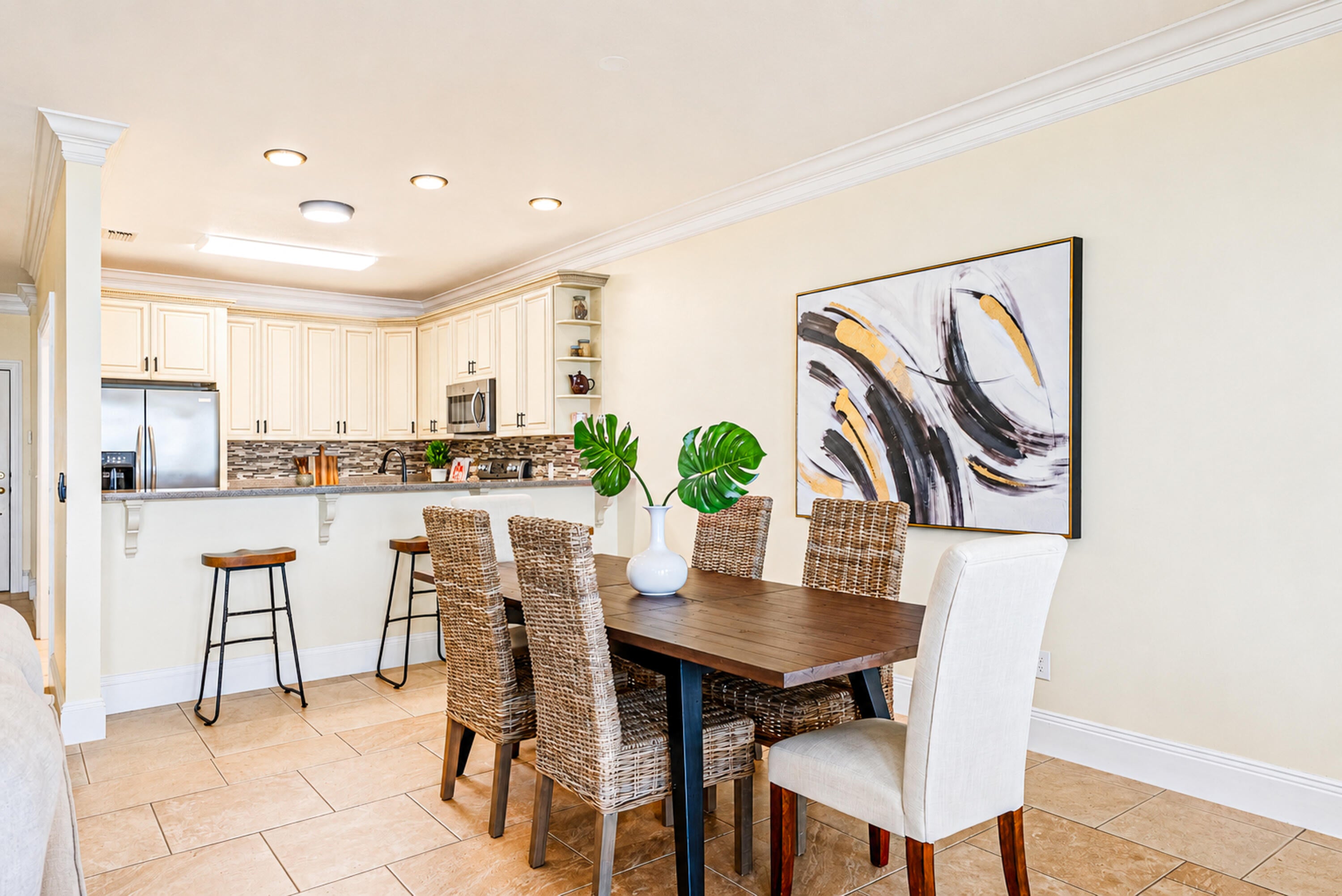 PELICAN BAY - Residential
