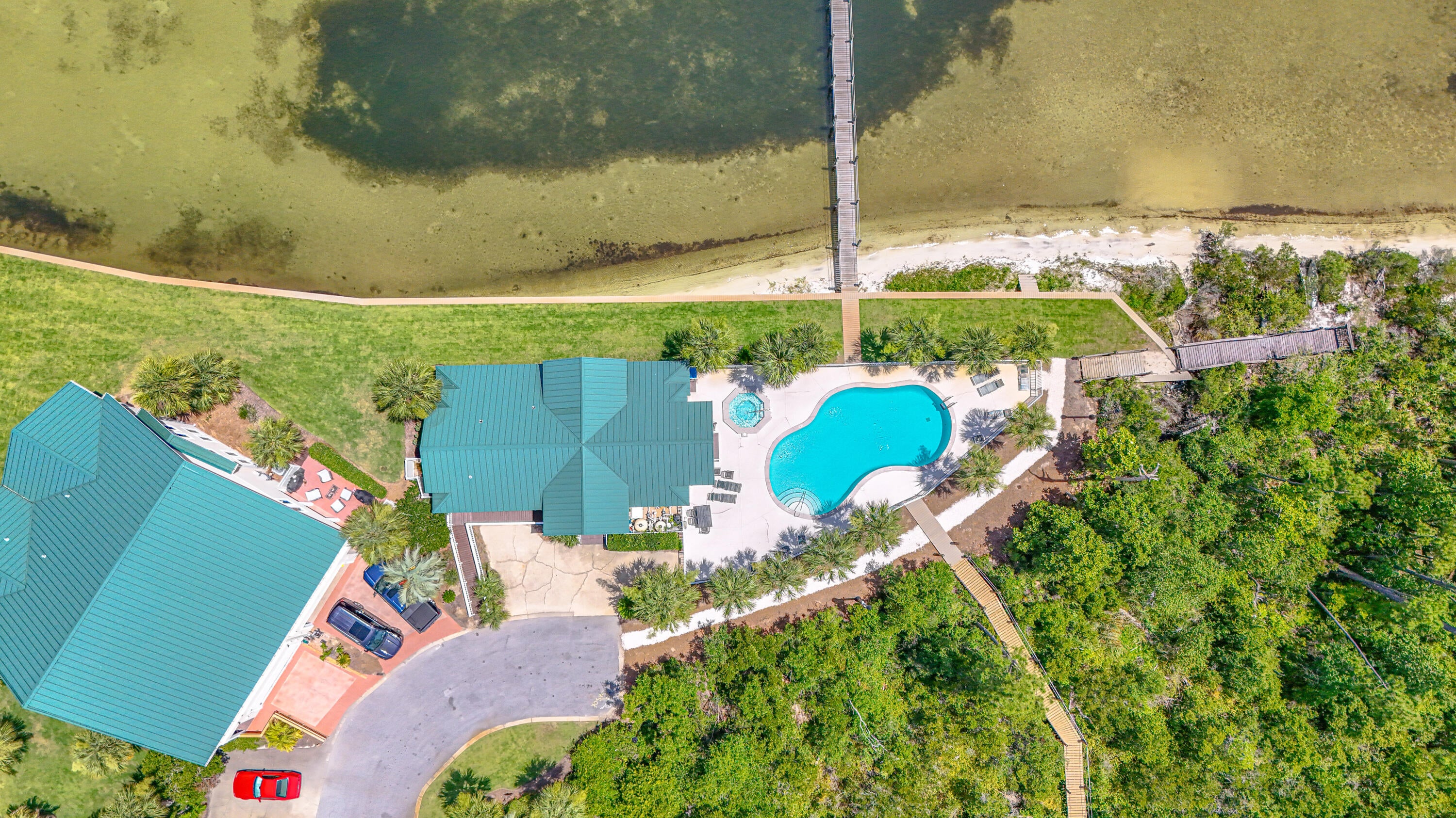 PELICAN BAY - Residential