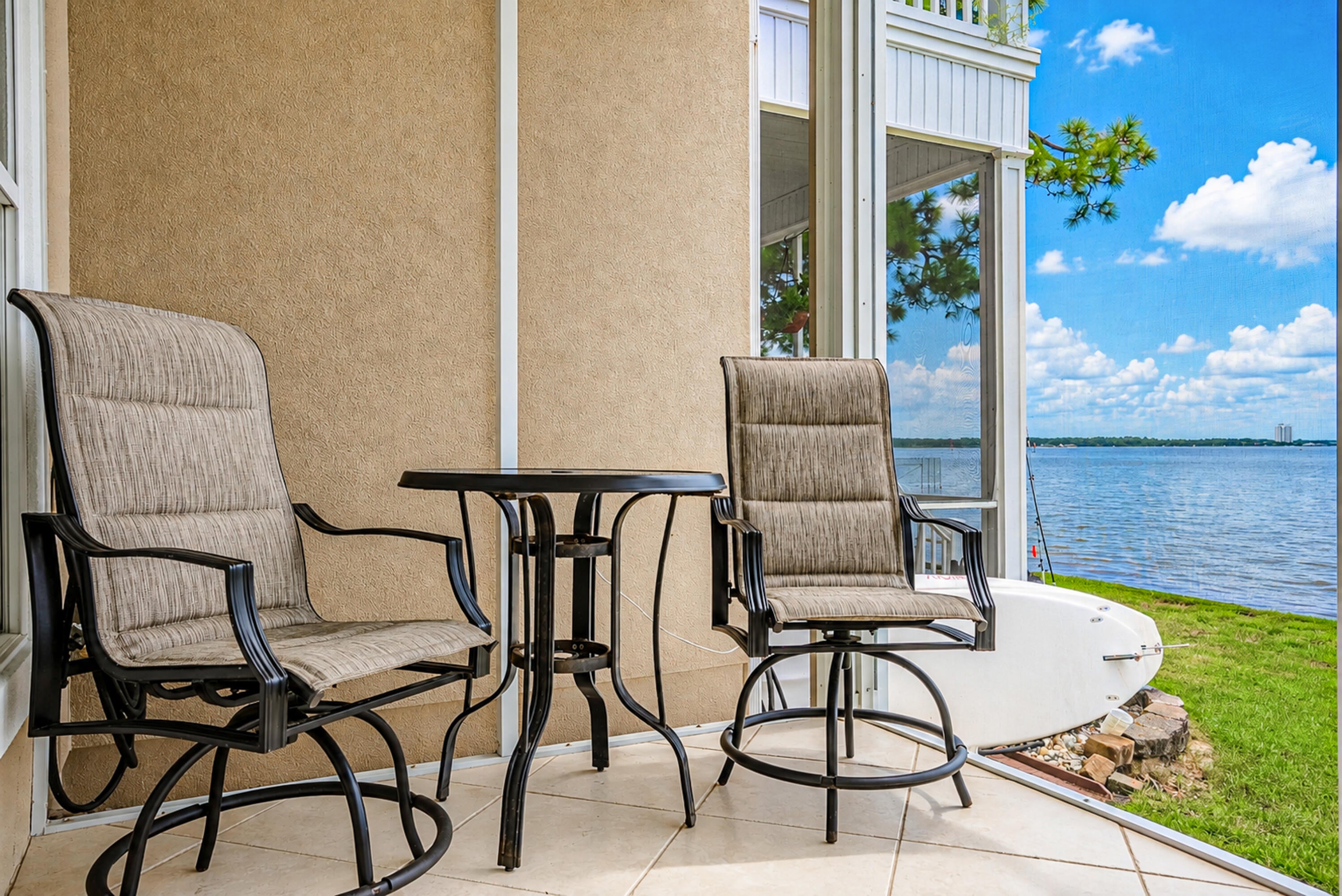 PELICAN BAY - Residential