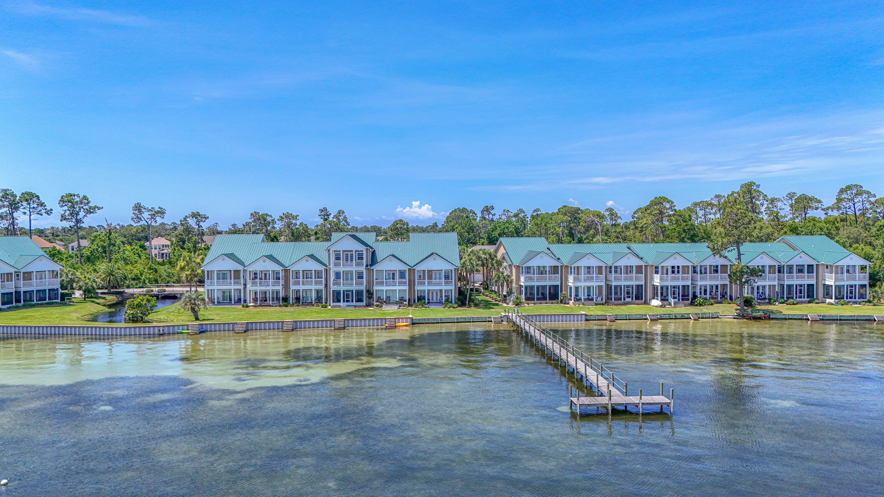 PELICAN BAY - Residential