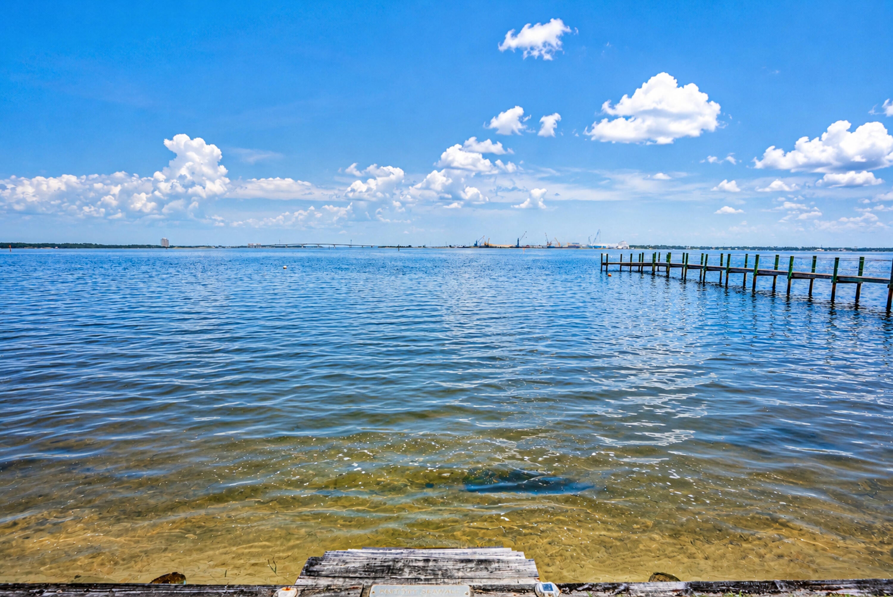 PELICAN BAY - Residential