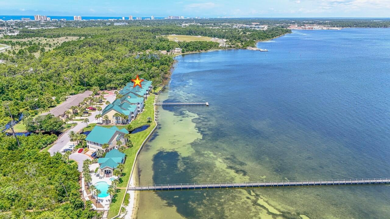 PELICAN BAY - Residential