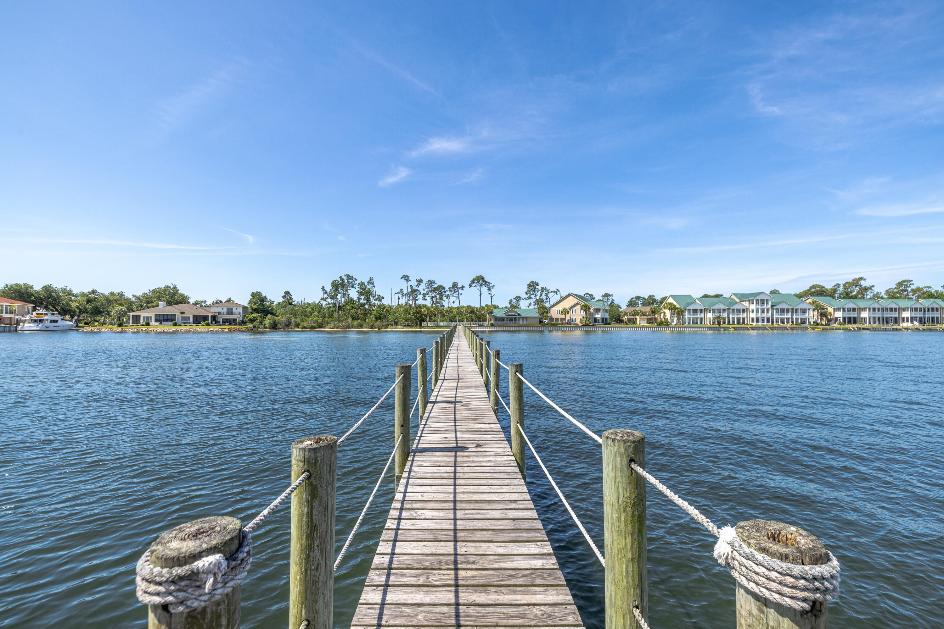 PELICAN BAY - Residential