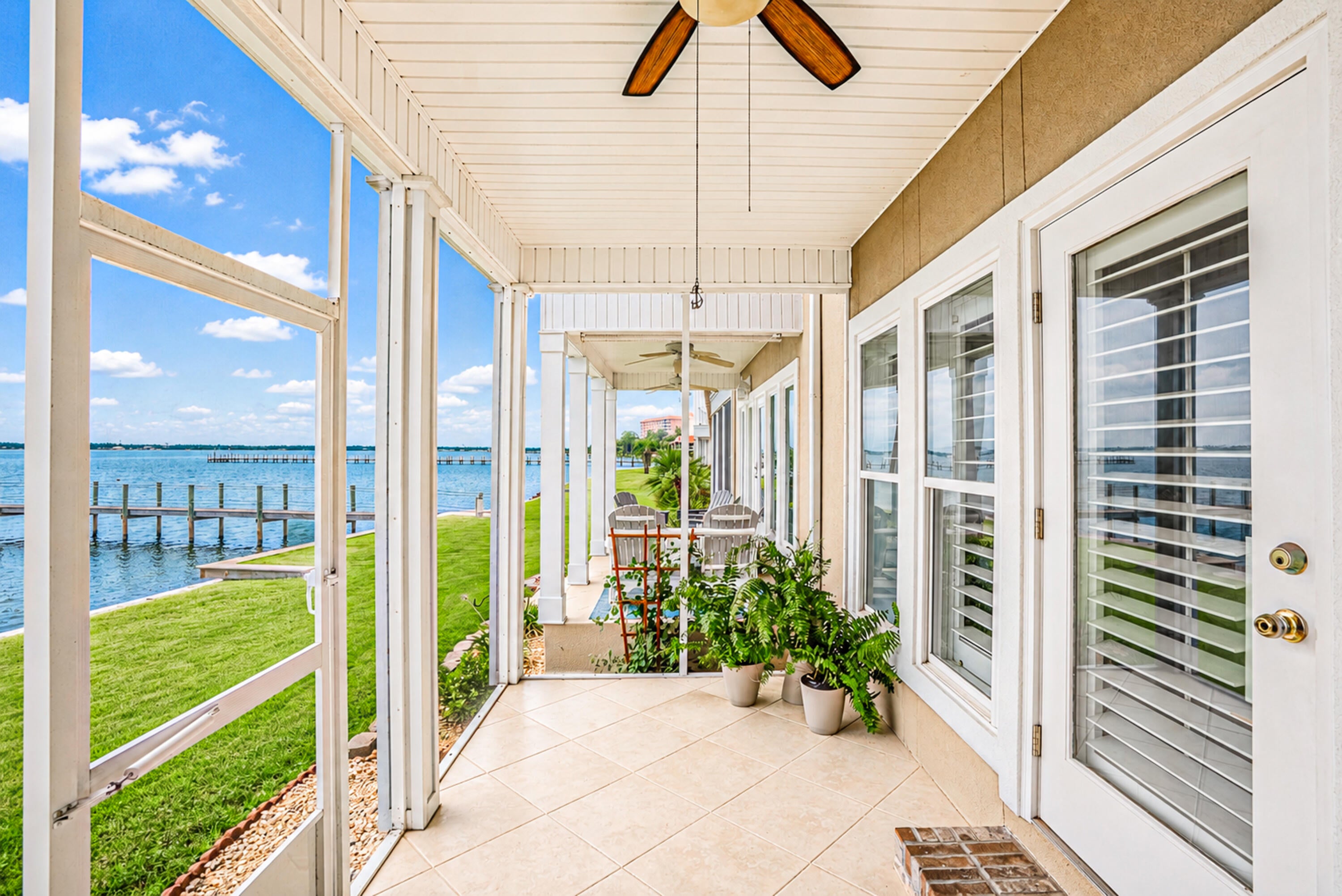 PELICAN BAY - Residential