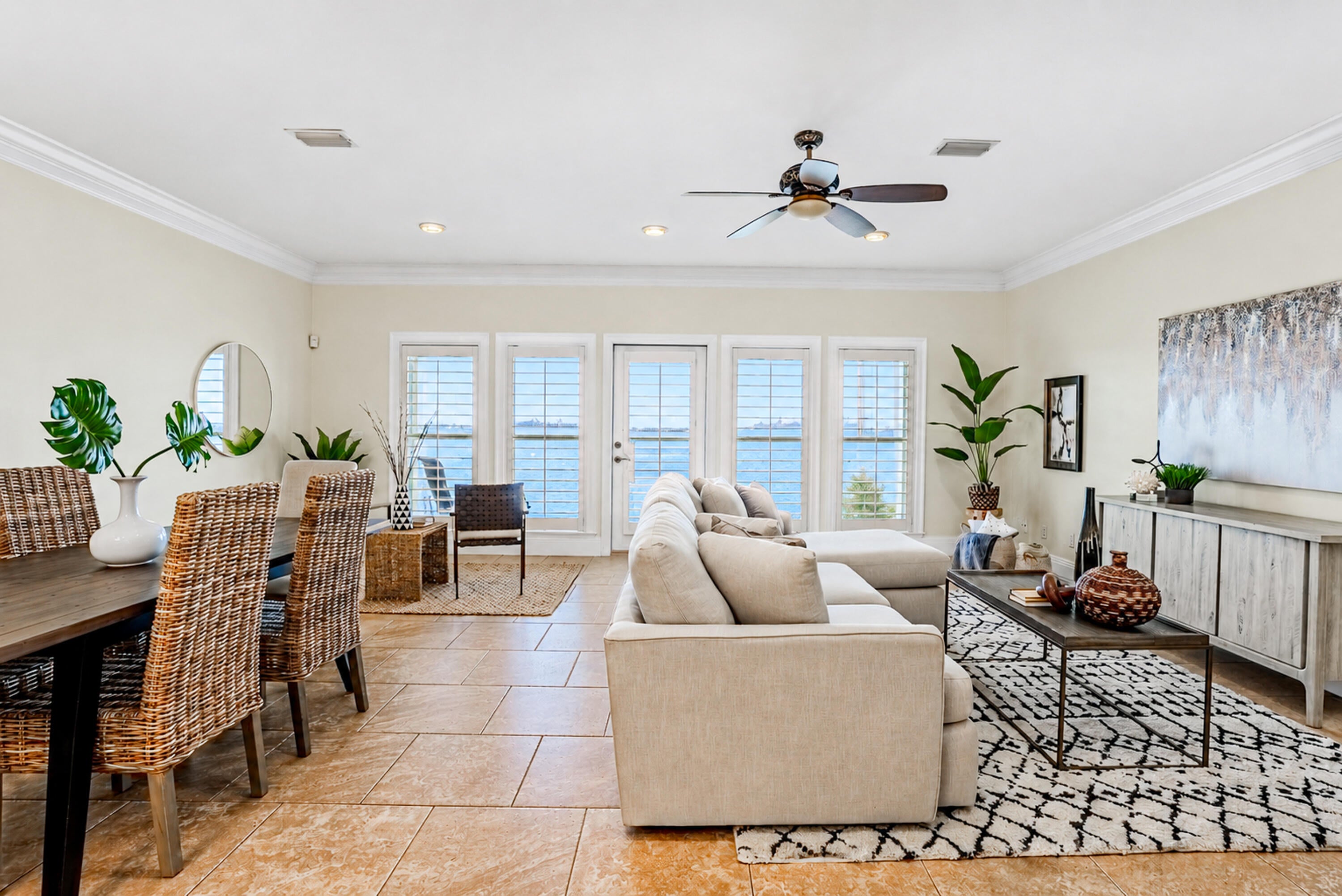 PELICAN BAY - Residential