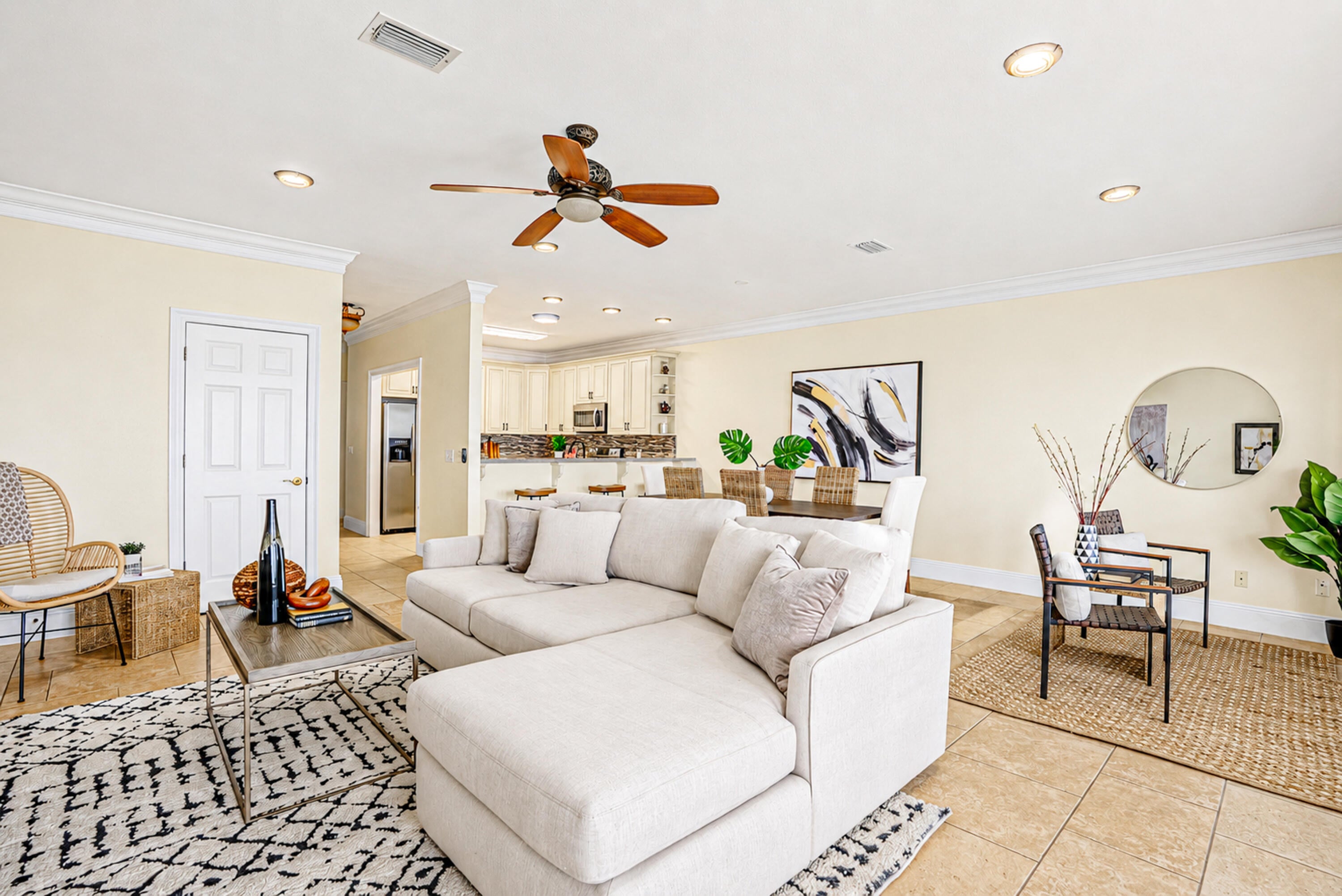 PELICAN BAY - Residential