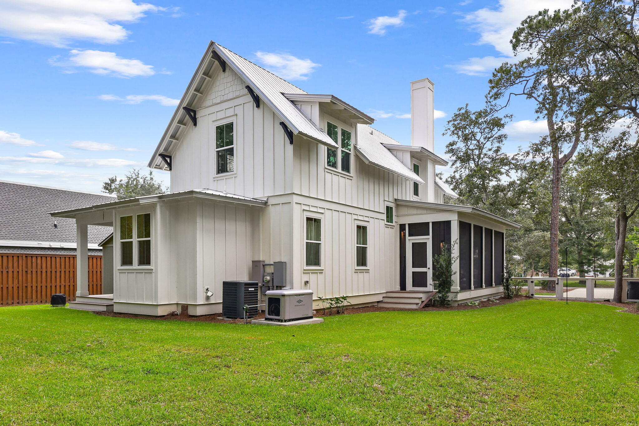 EMERALD SHORES - Residential