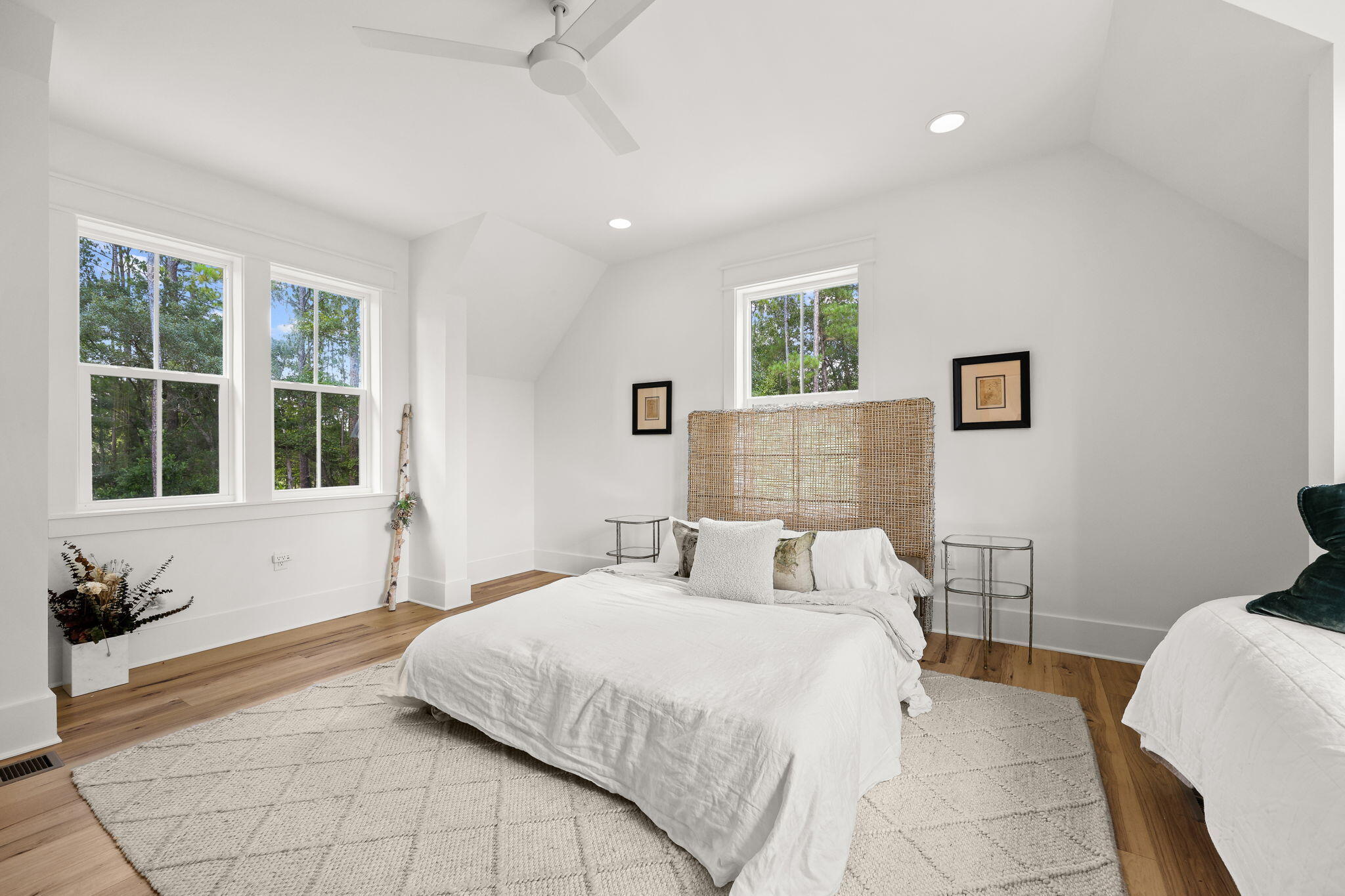 EMERALD SHORES - Residential
