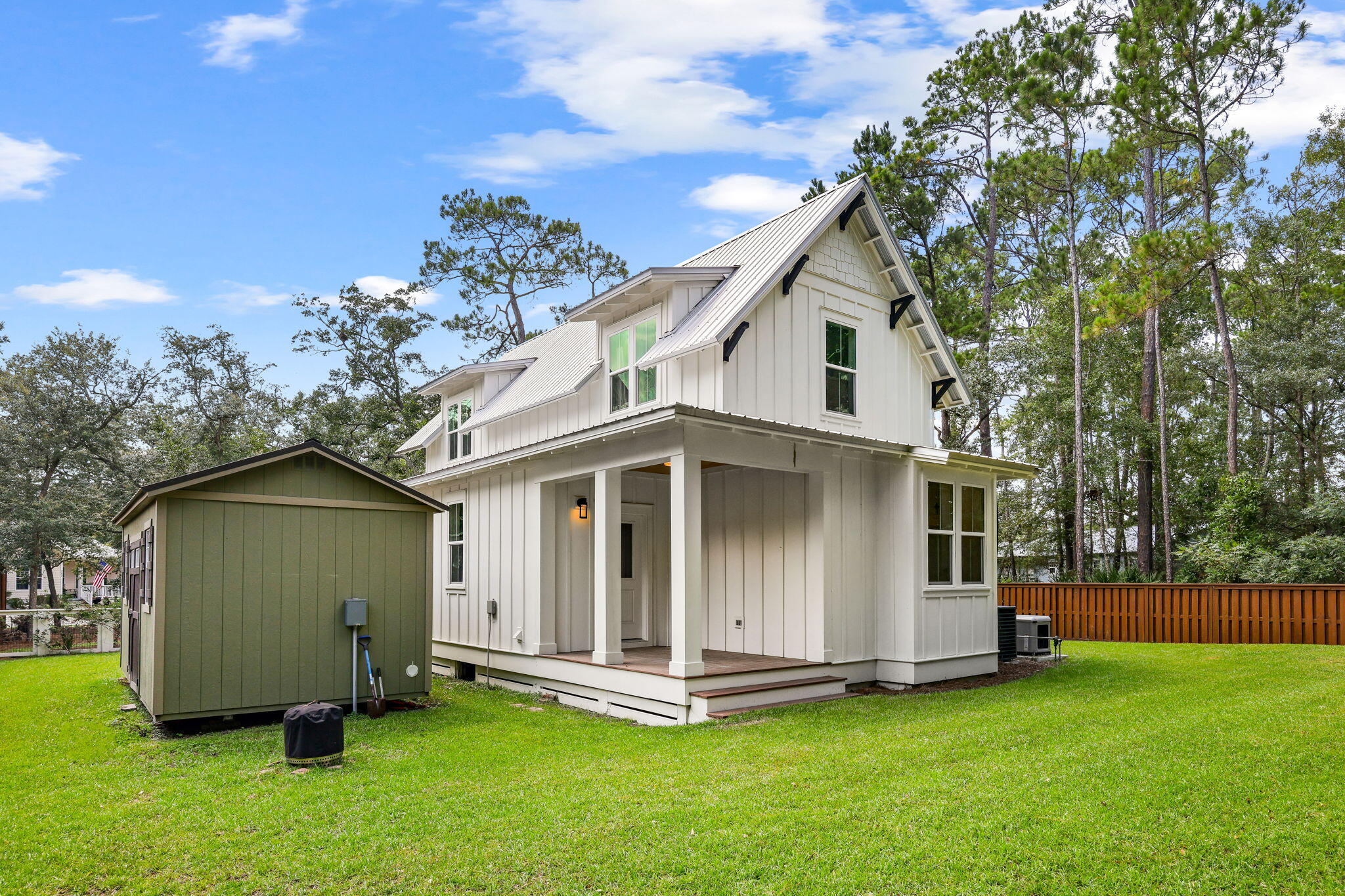 EMERALD SHORES - Residential