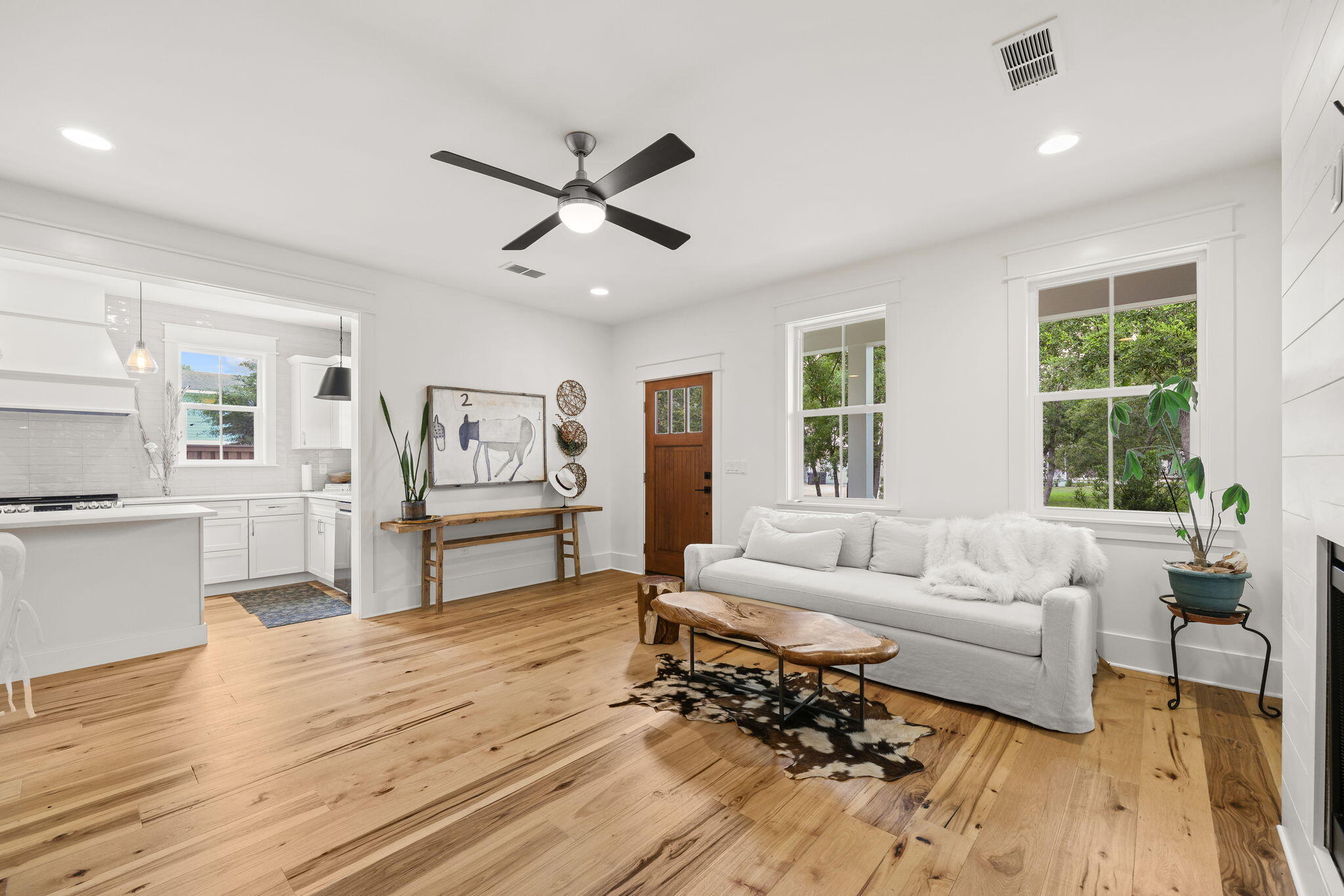 EMERALD SHORES - Residential