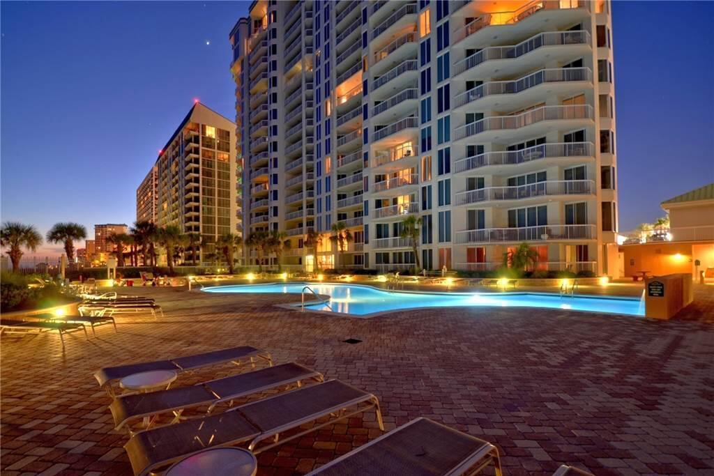 SILVER BEACH TOWERS WEST - Residential
