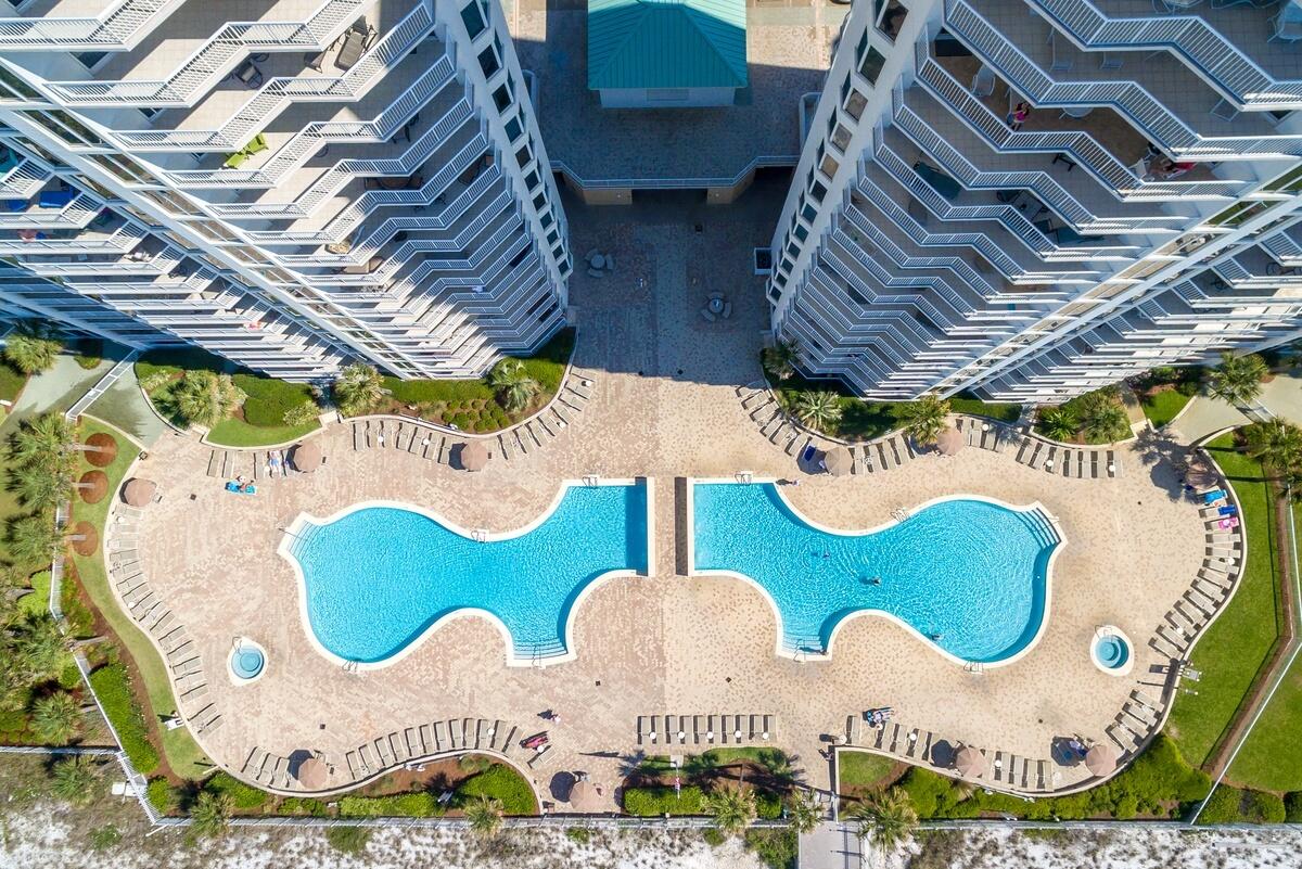 SILVER BEACH TOWERS WEST - Residential