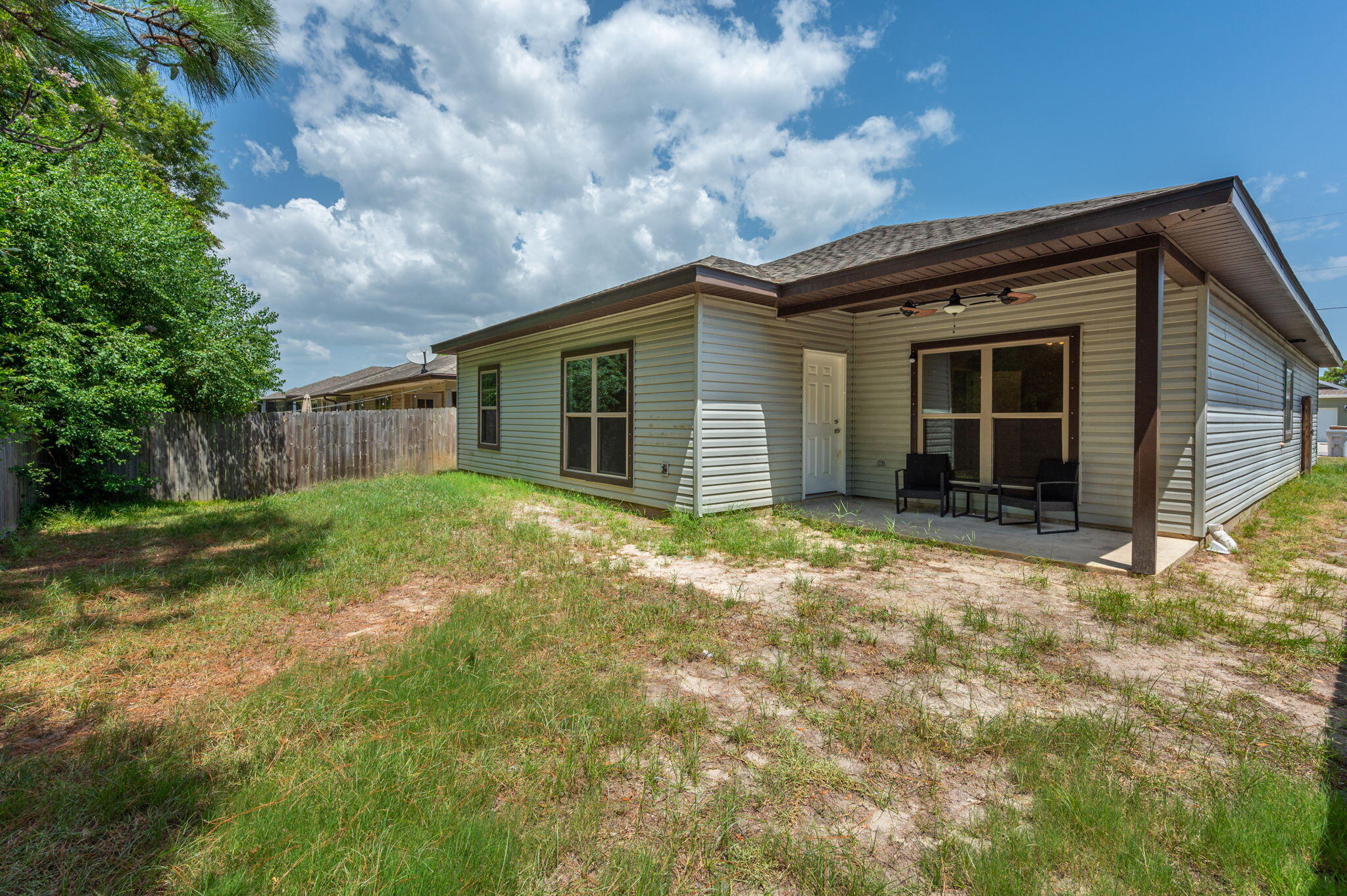 CRESCENT SHORES - Residential Lease