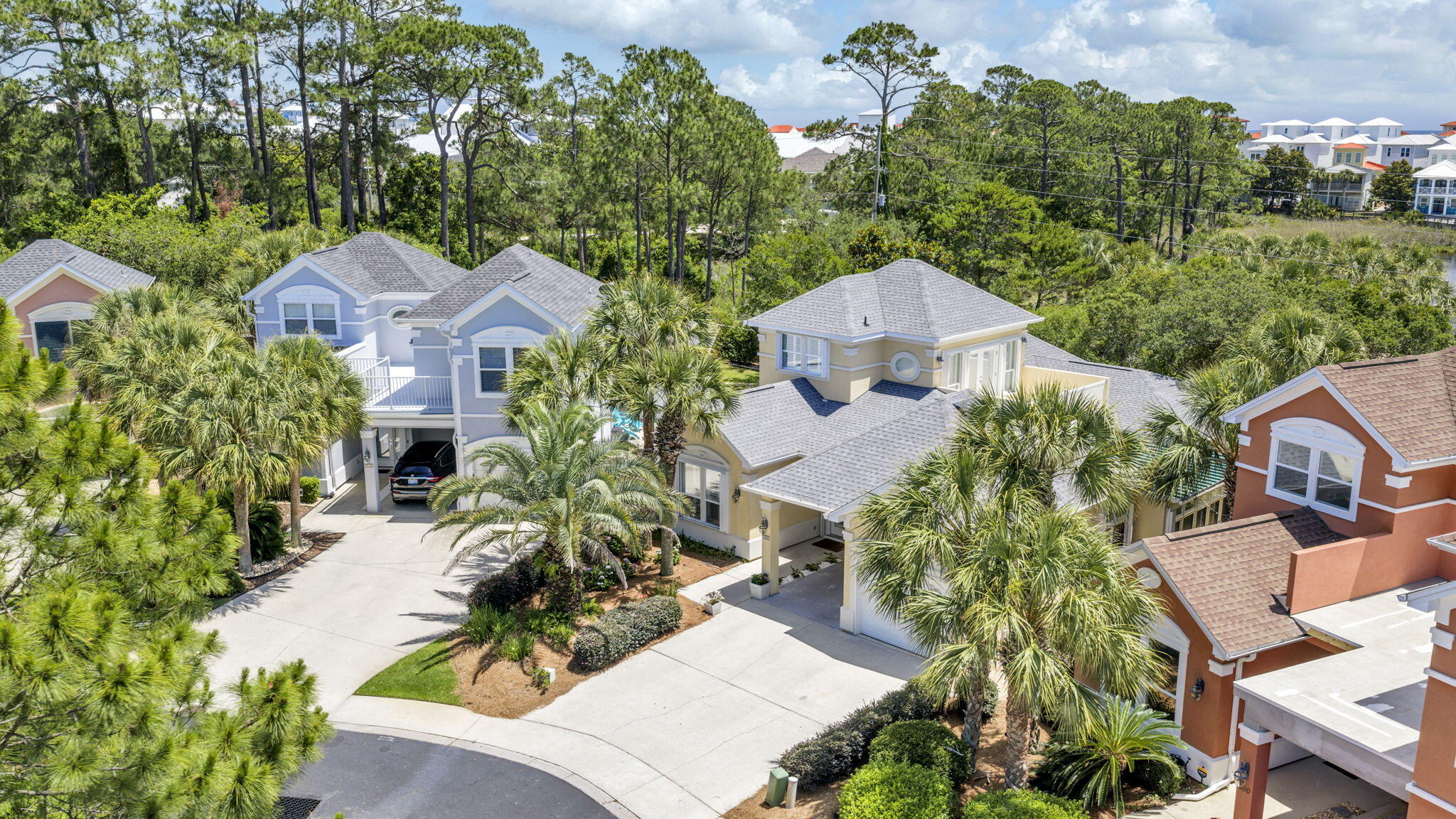 FAIRWAY VILLAS - Residential