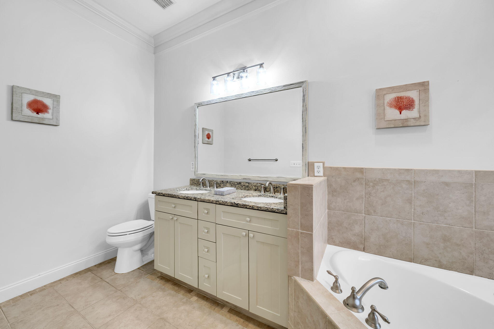 FAIRWAY VILLAS - Residential