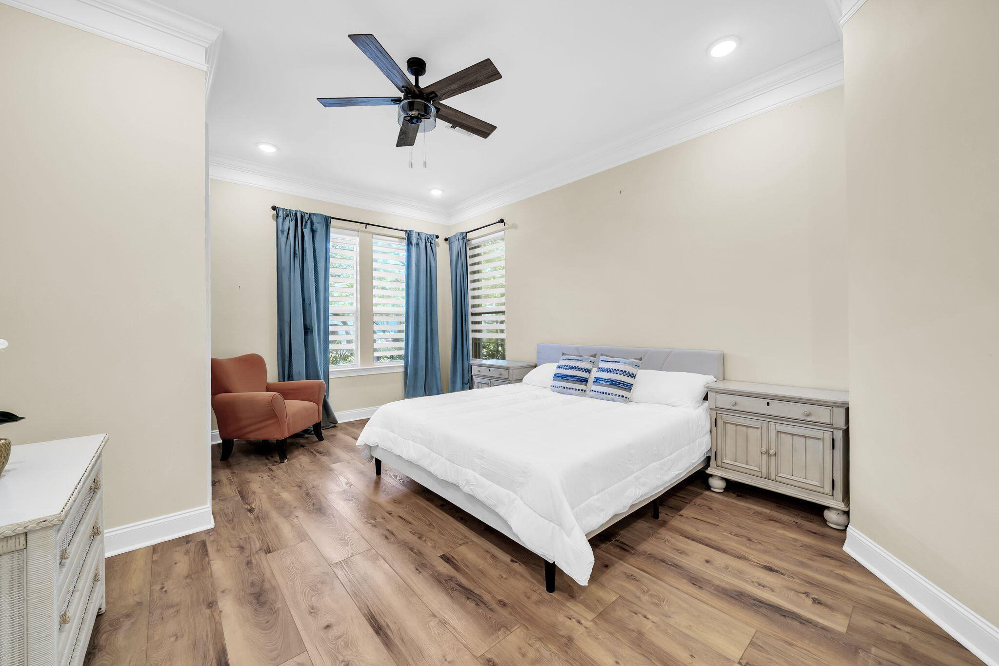 FAIRWAY VILLAS - Residential