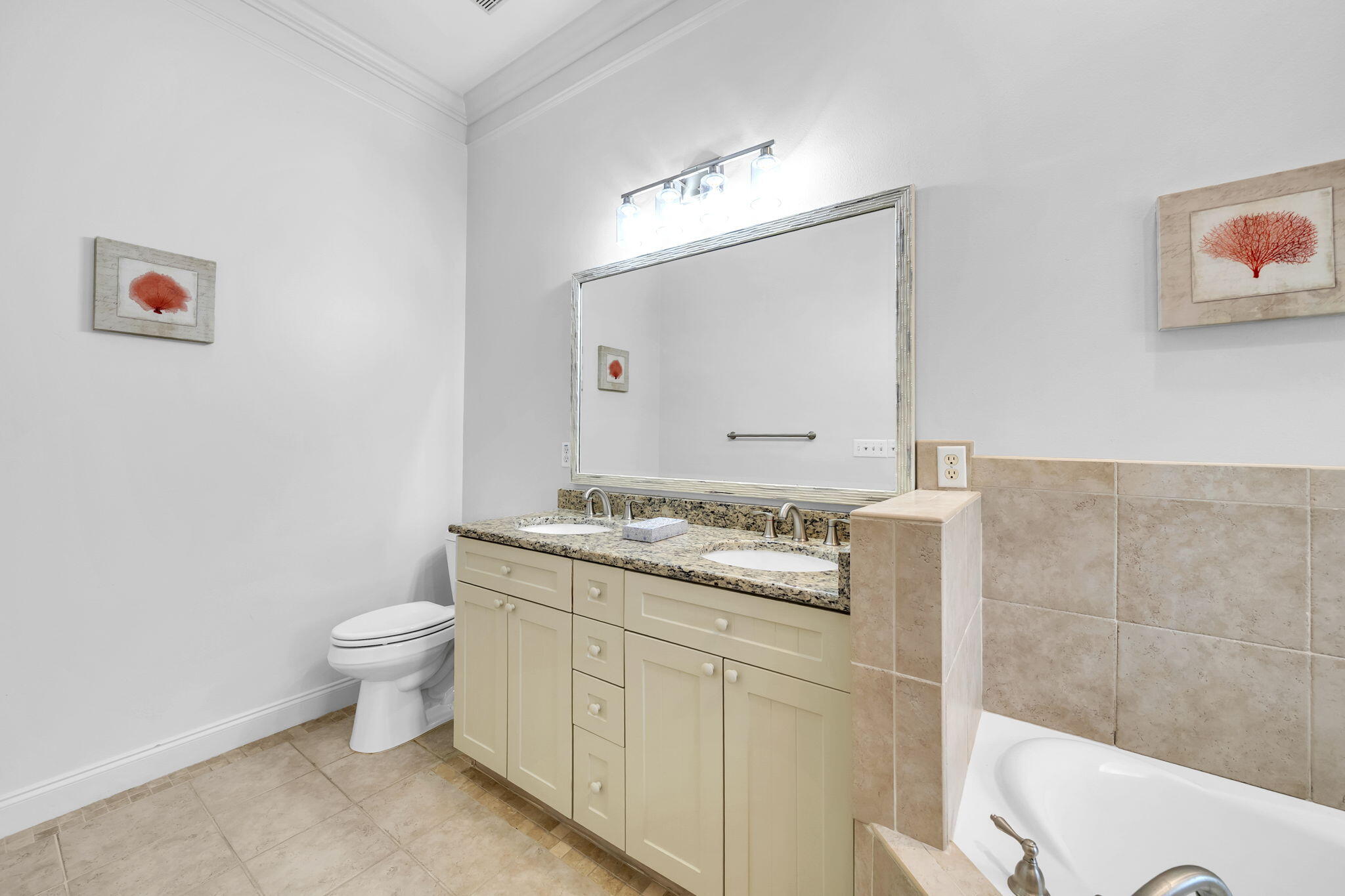 FAIRWAY VILLAS - Residential