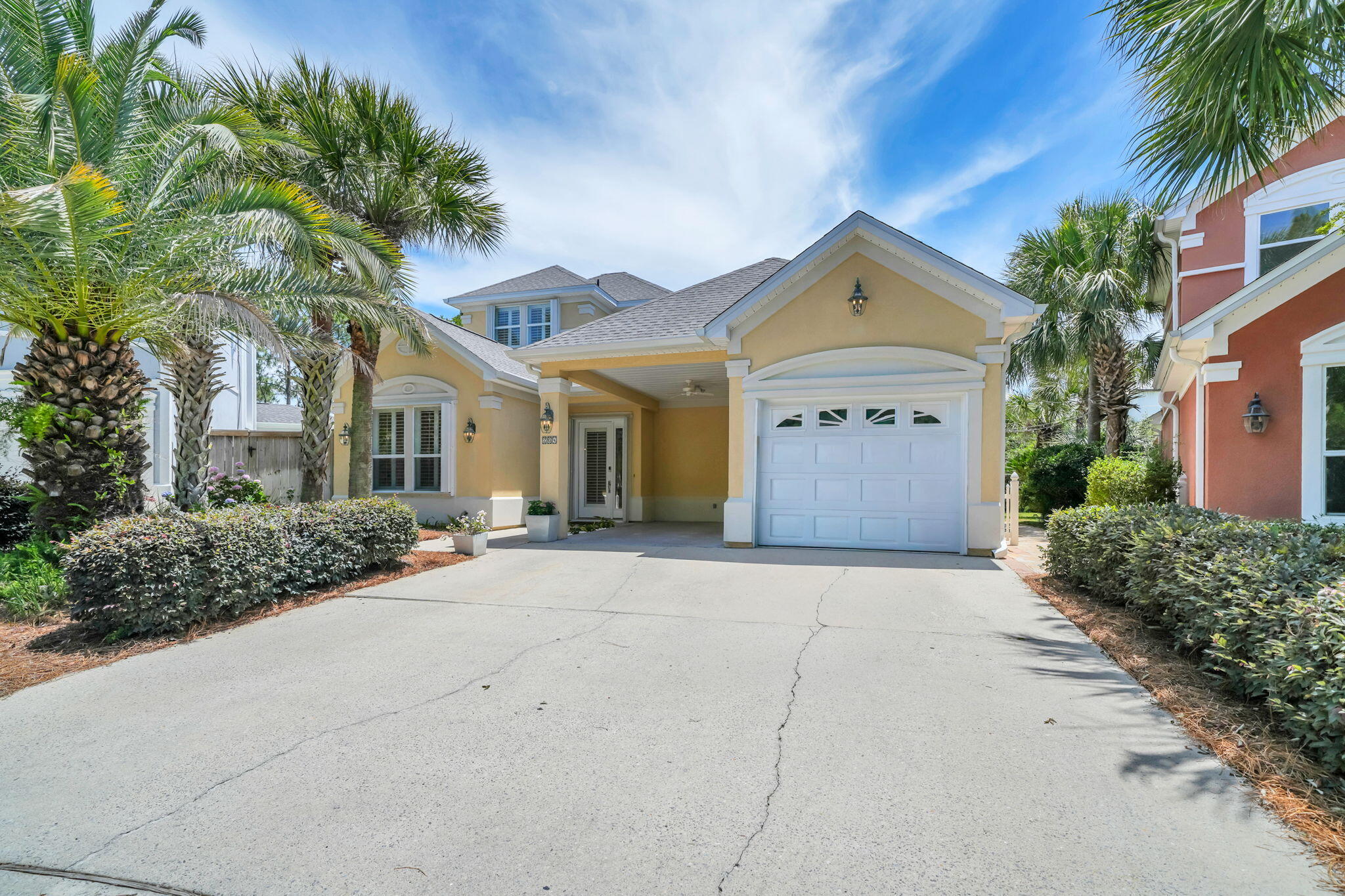 FAIRWAY VILLAS - Residential