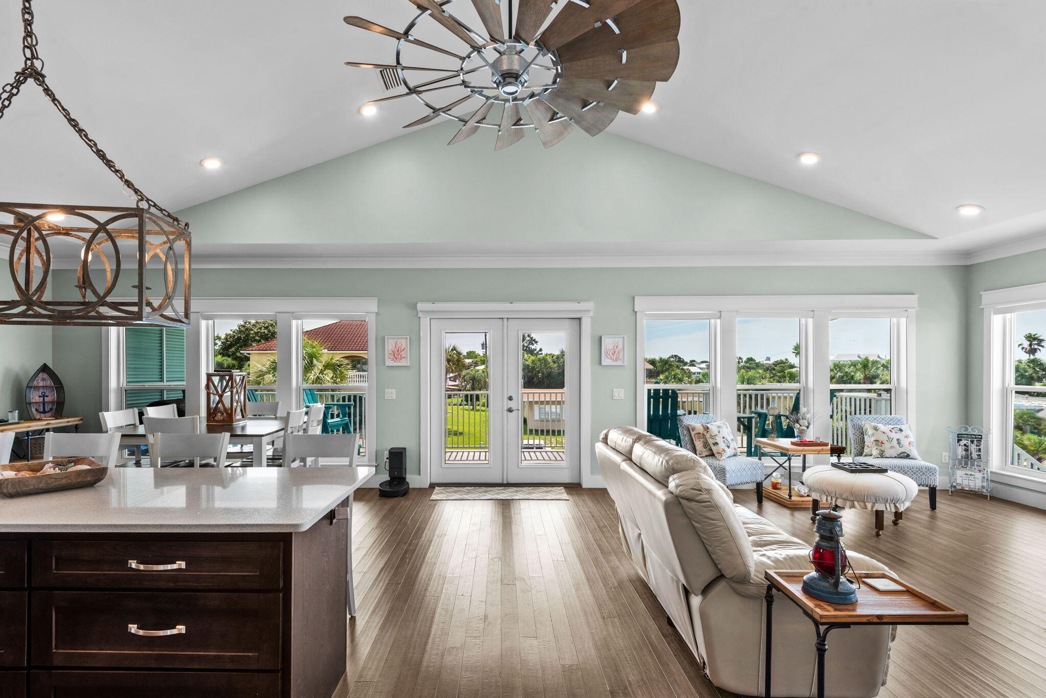 SANTA MONICA BEACH - Residential