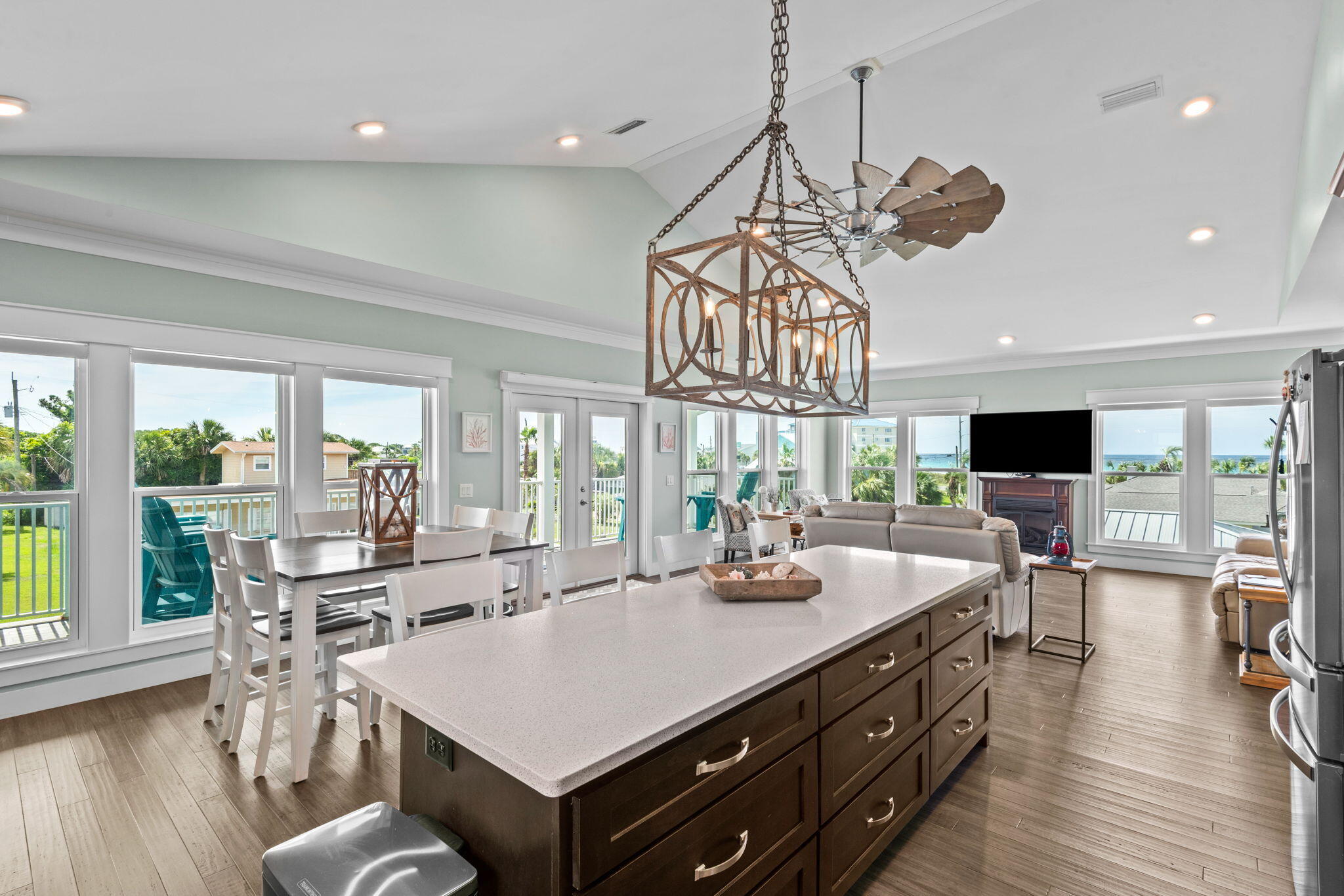 SANTA MONICA BEACH - Residential