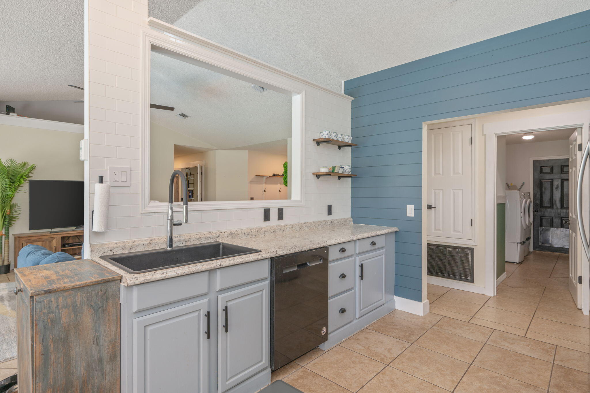 HOLLEY BY THE SEA - Residential