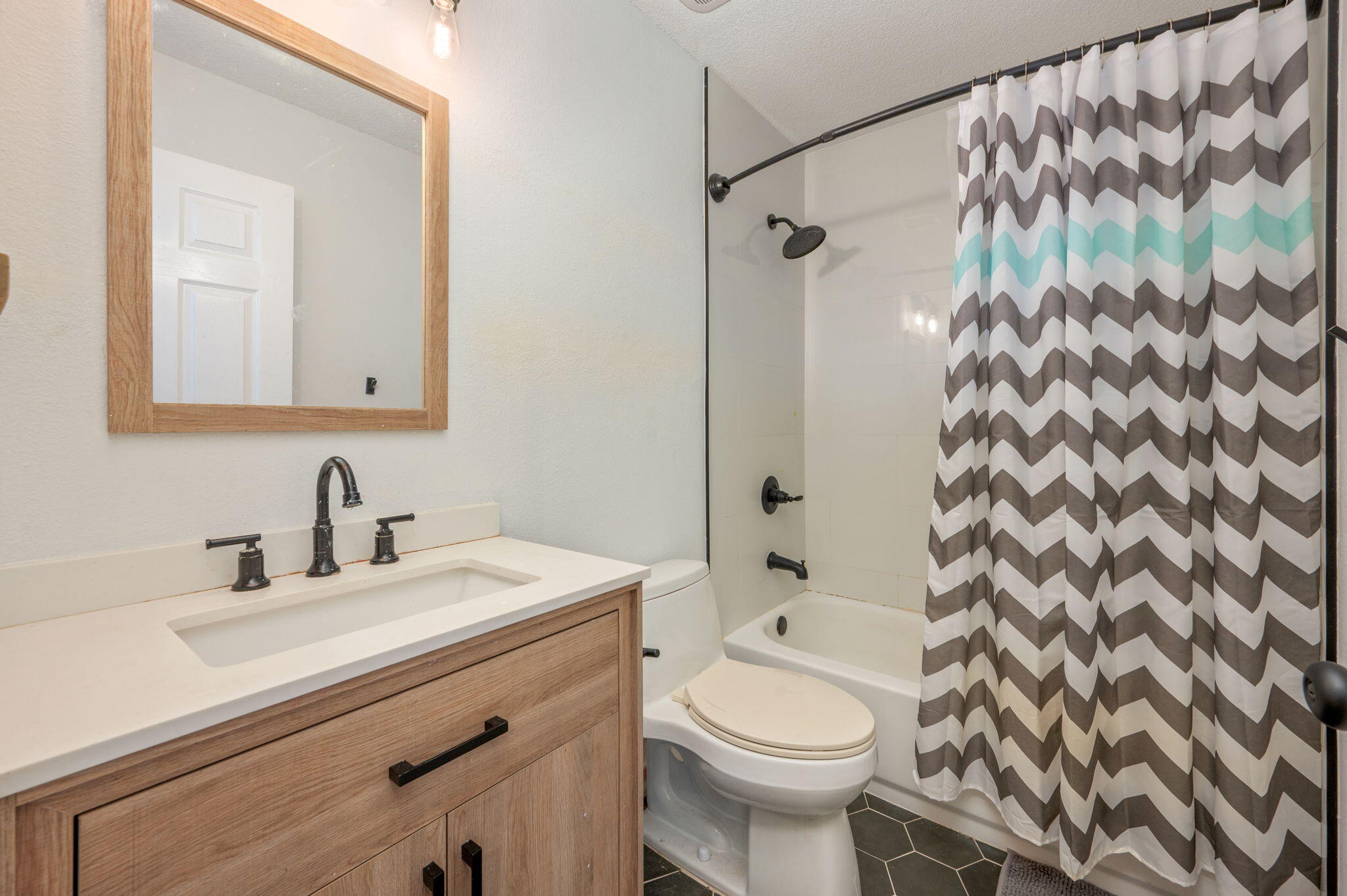 HOLLEY BY THE SEA - Residential