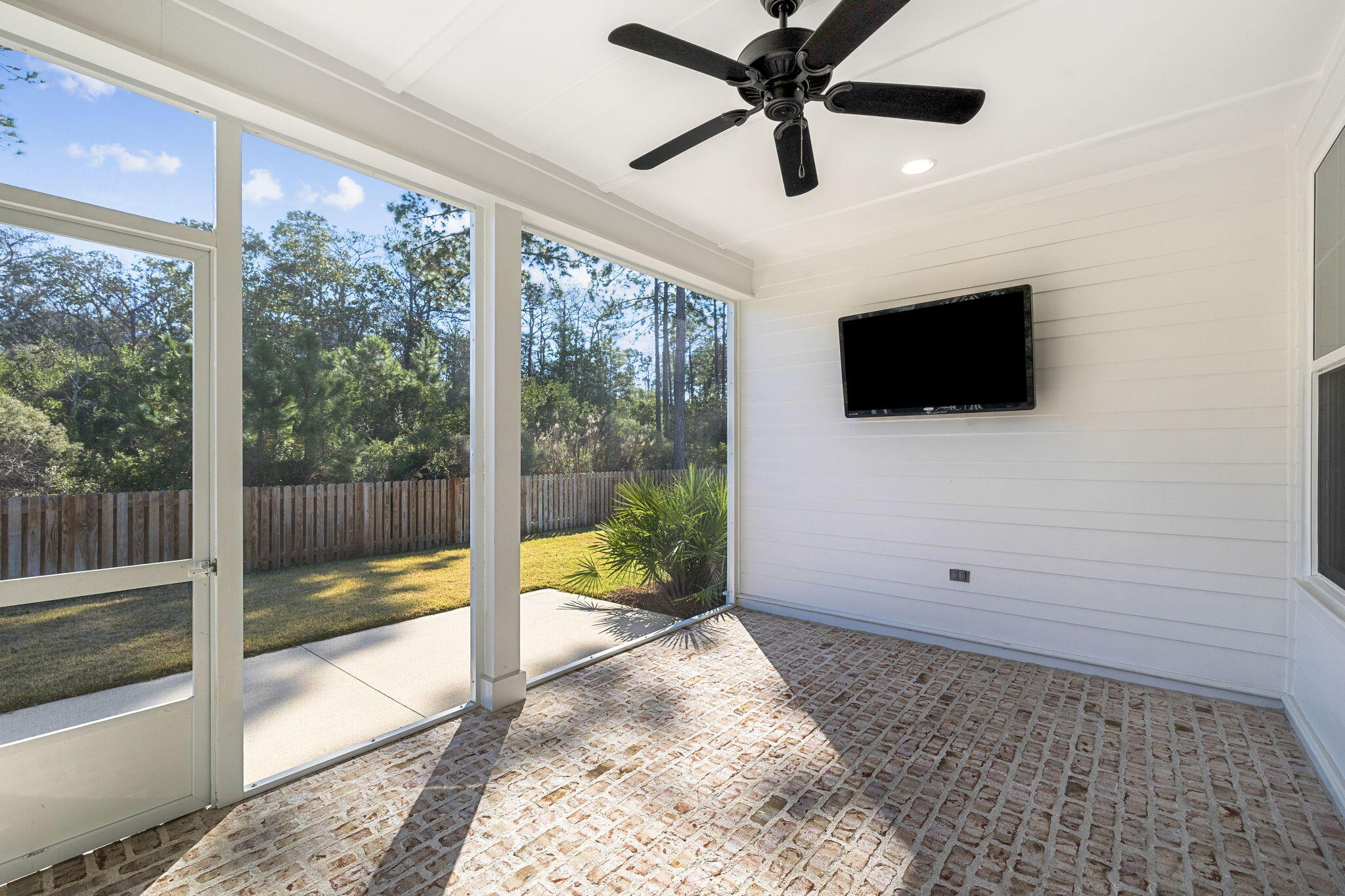 WATERSOUND - Residential Lease