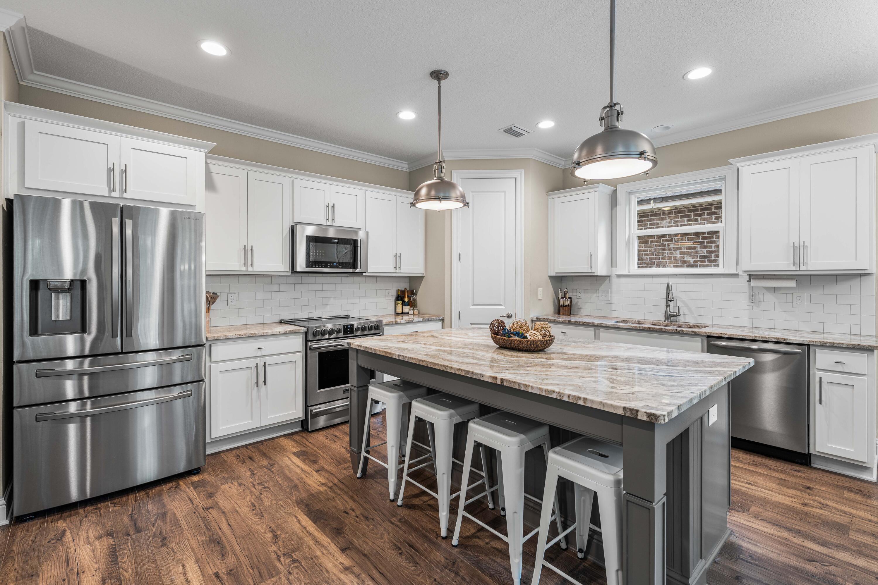 LAUREL OAKS S/D - Residential Lease