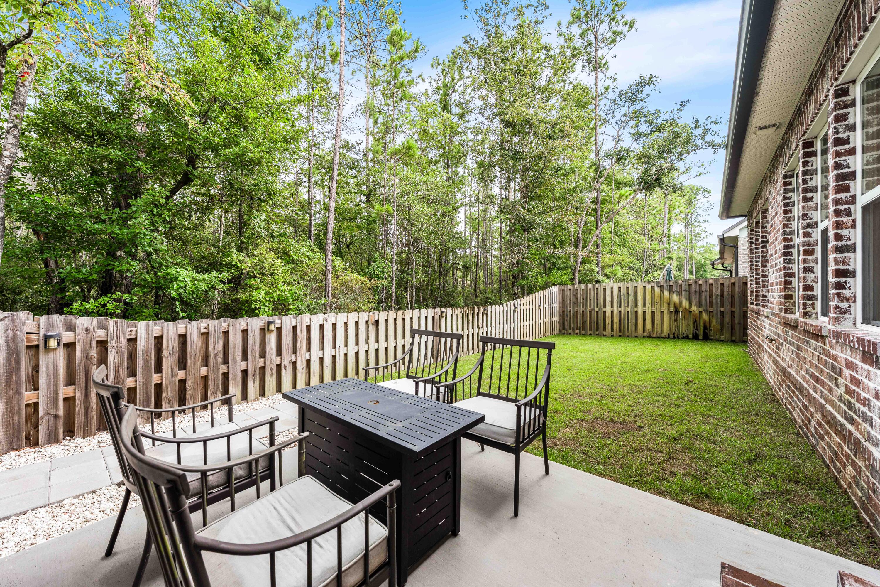 LAUREL OAKS S/D - Residential Lease
