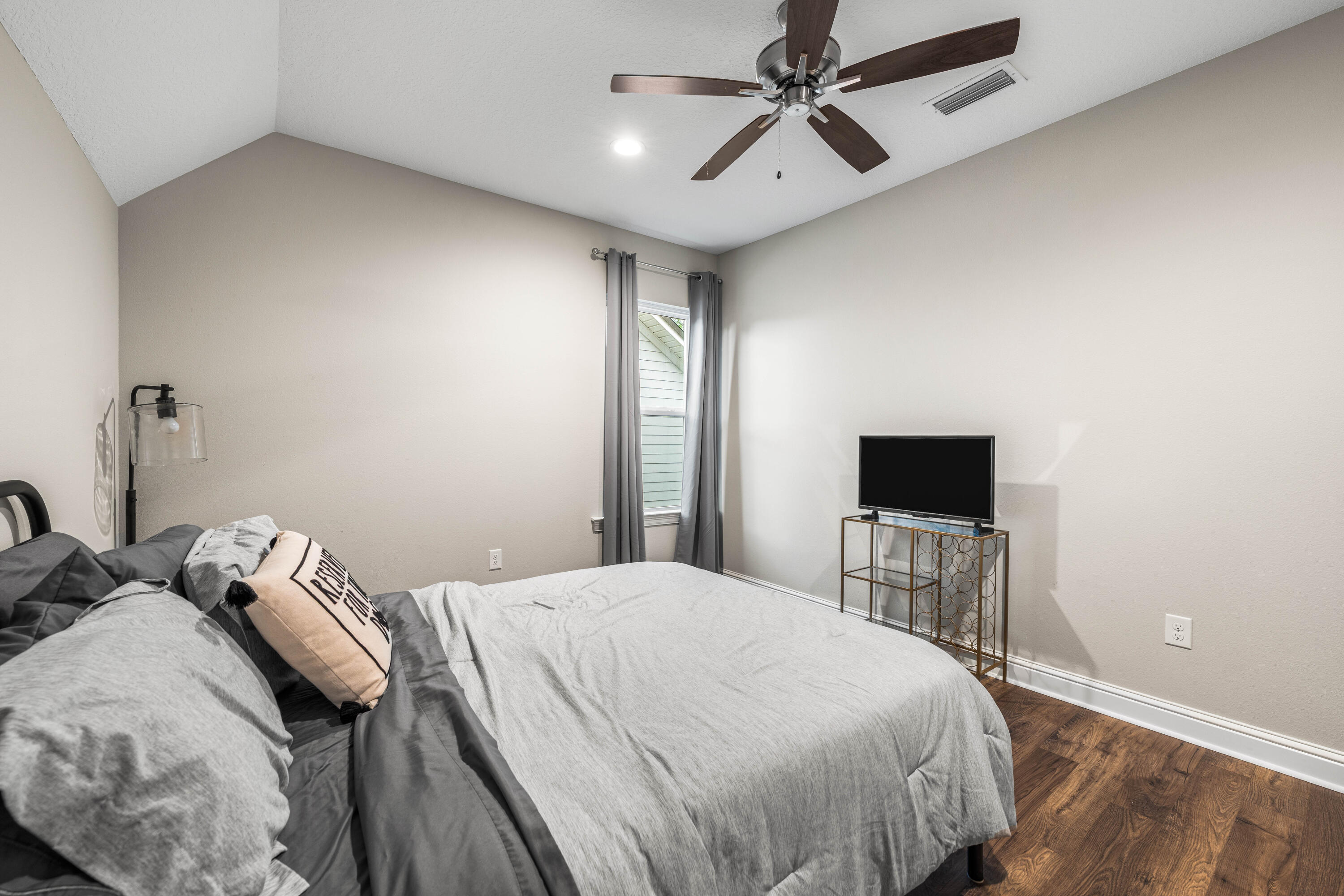 LAUREL OAKS S/D - Residential Lease