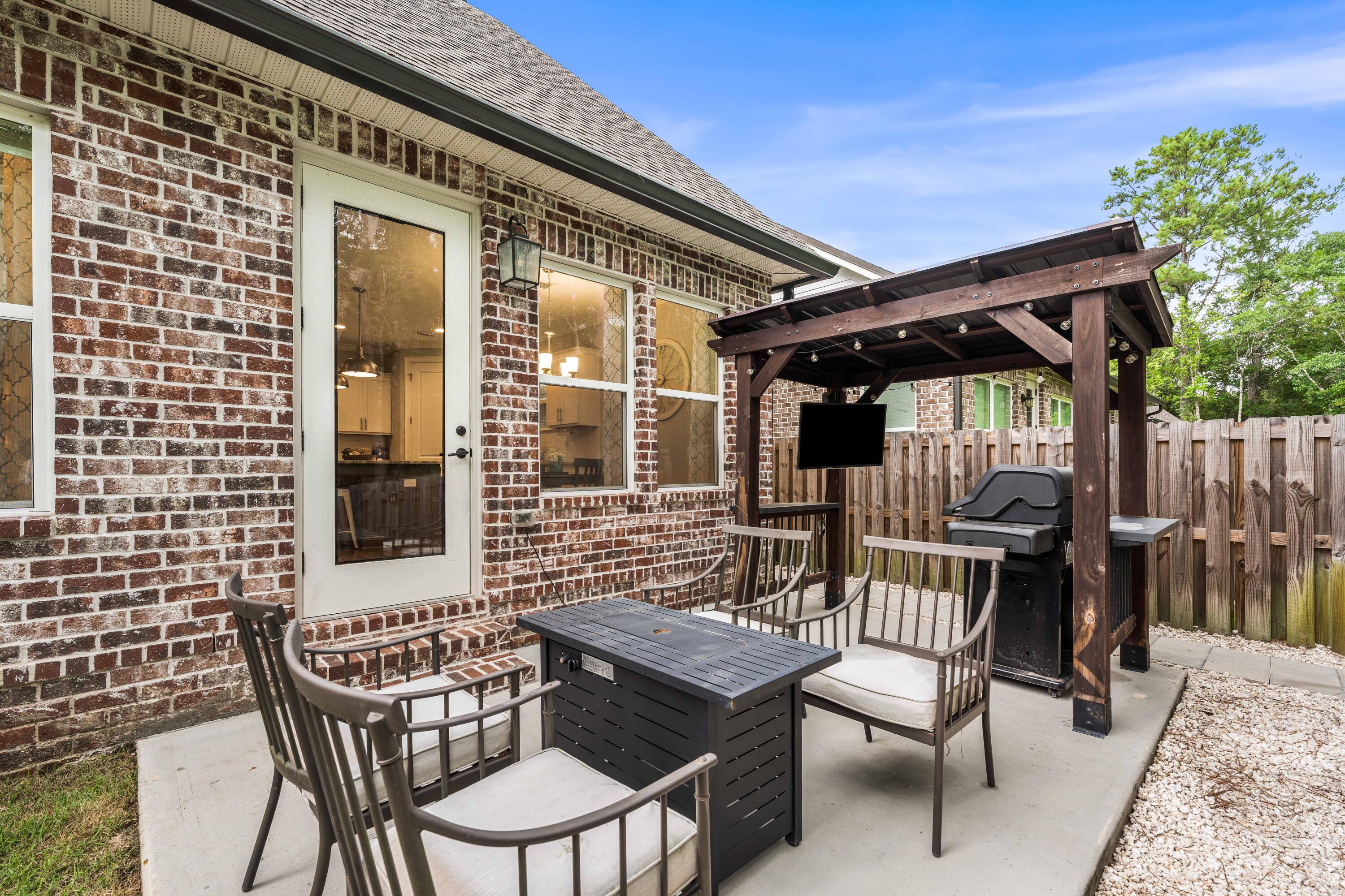 LAUREL OAKS S/D - Residential Lease