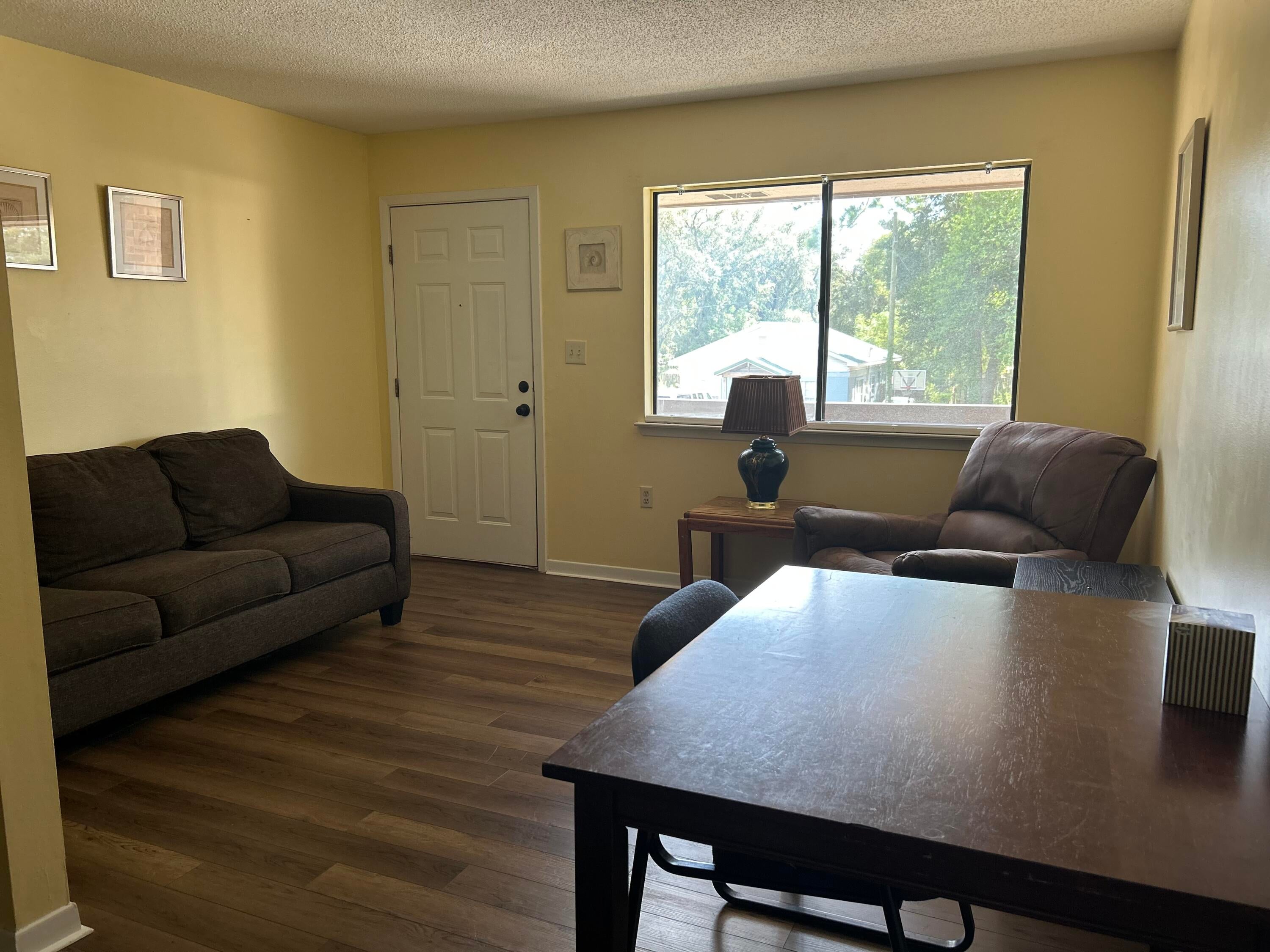 STUDIO ARMS CONDO - Residential Lease