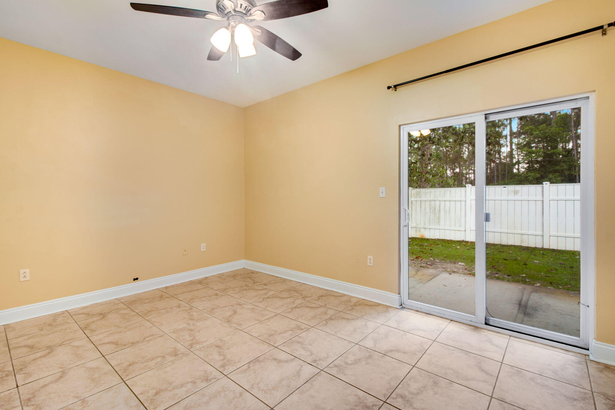 SANDAL BEACH - Residential Lease