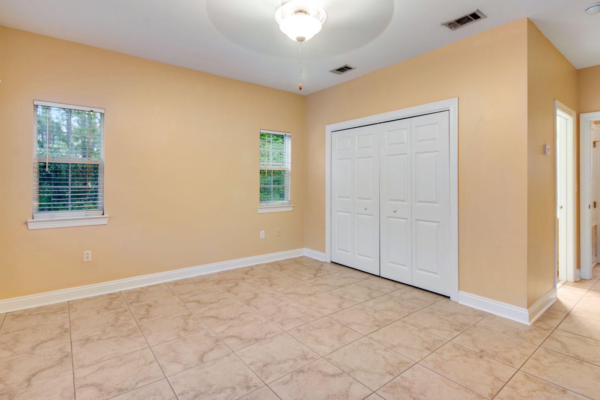 SANDAL BEACH - Residential Lease